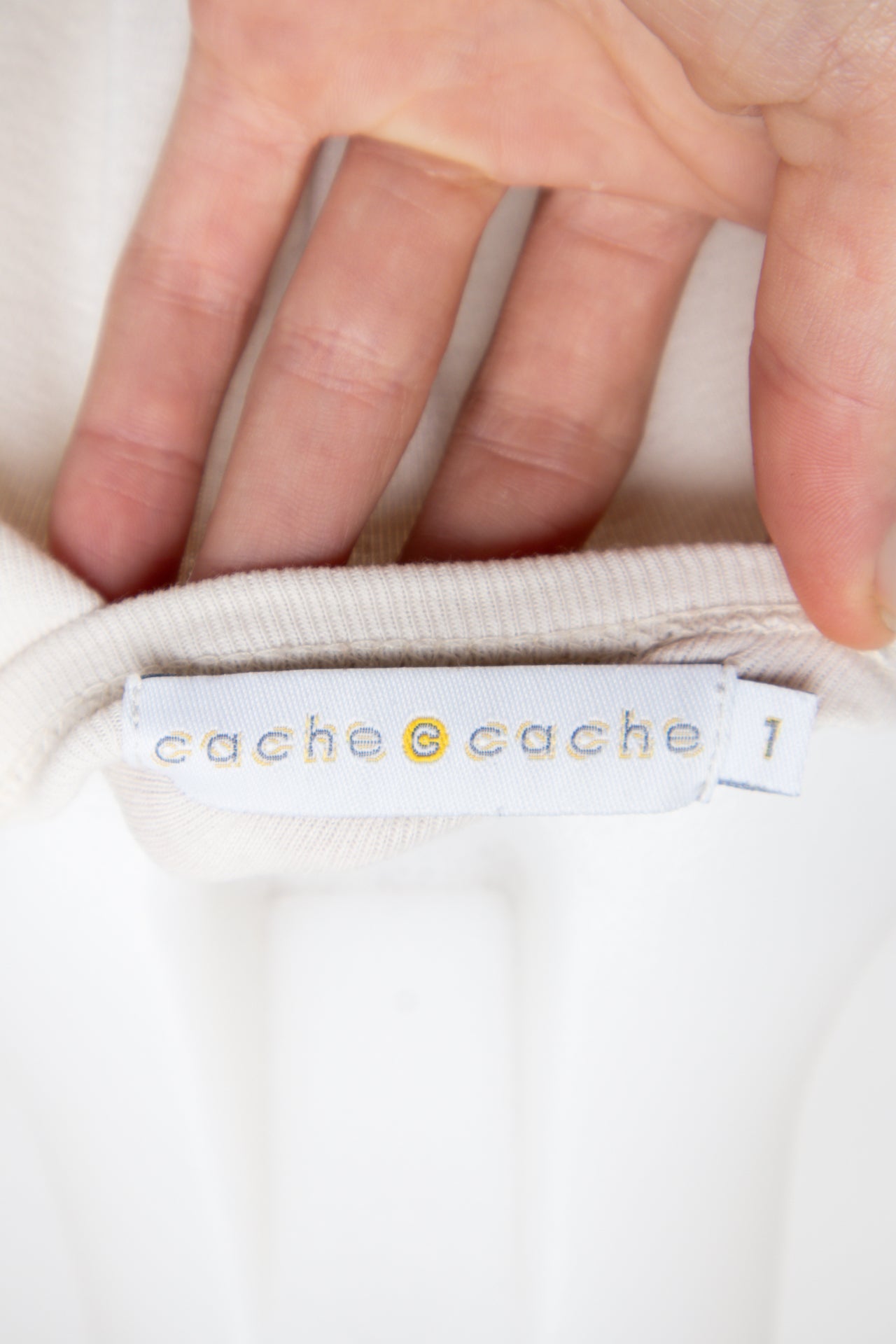 #69 Cache Cache T-shirt White | c. 193 | Size 10
