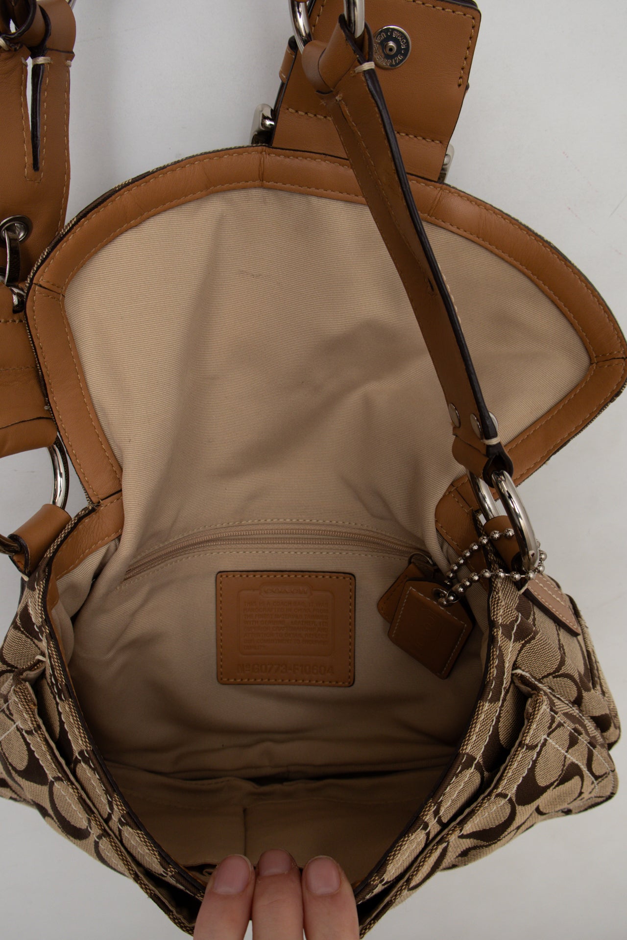 #196 Coach Shoulder Bag Brown | c. 196 | Size