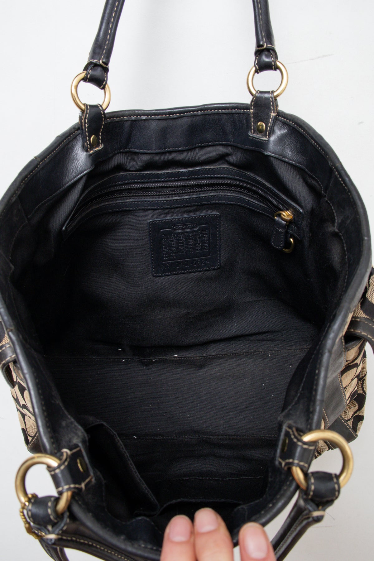 #191 Coach Shoulder Bag Black | c. 207 | Size