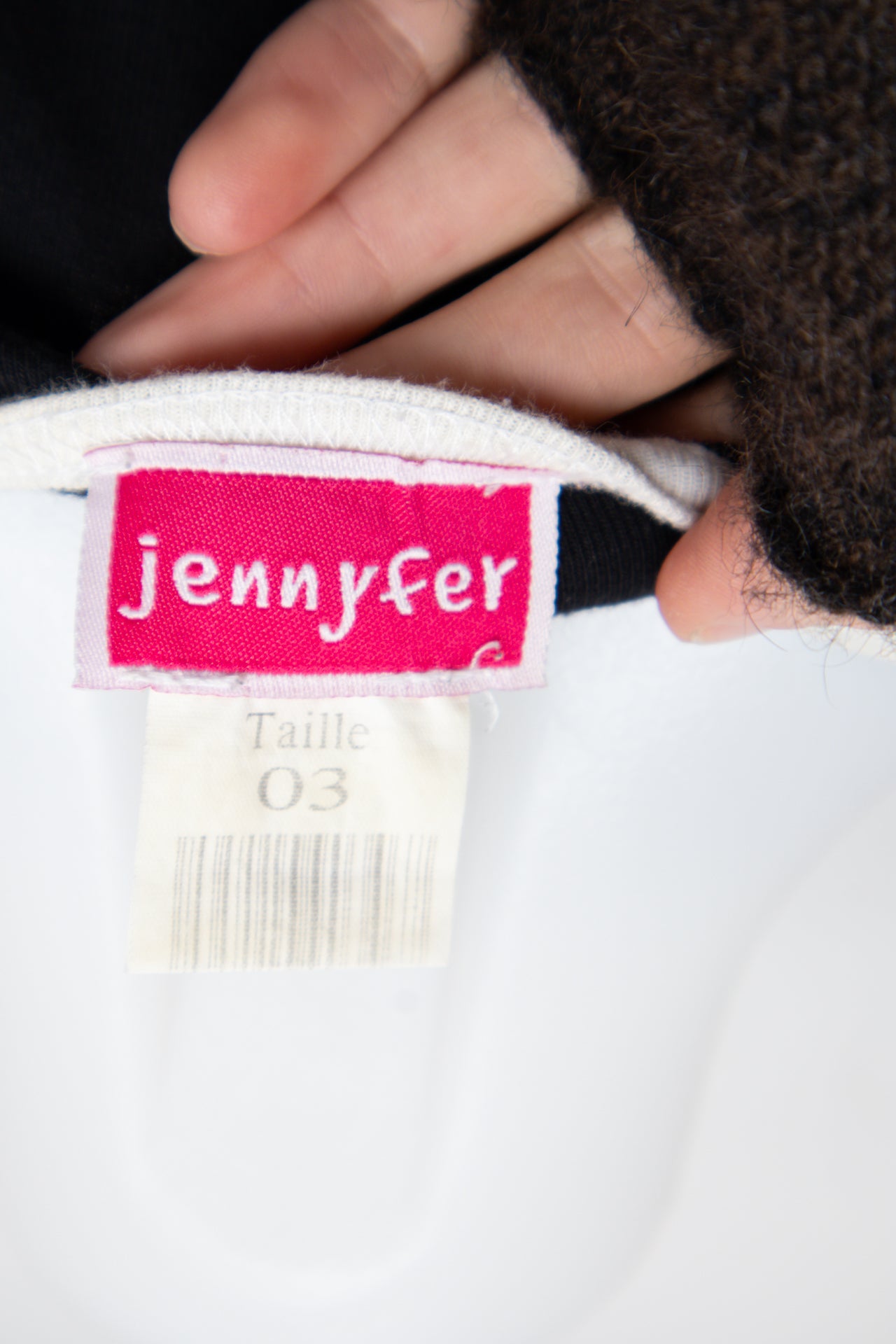 #90 Jennyfer T-shirt Black | c. 196 | Size 10