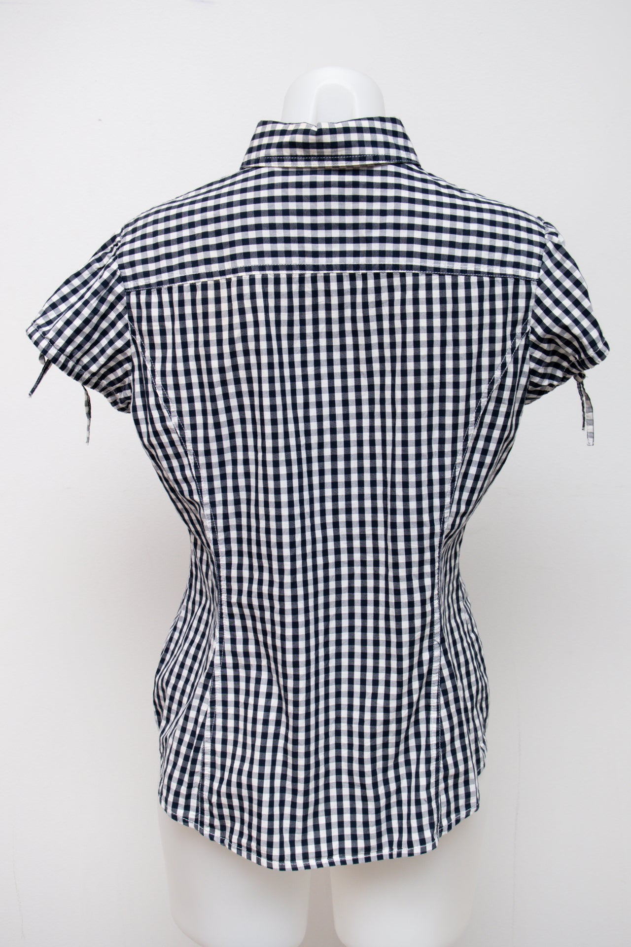 #92 Tommy Hilfiger T-shirt Black | c. 197 | Size 10