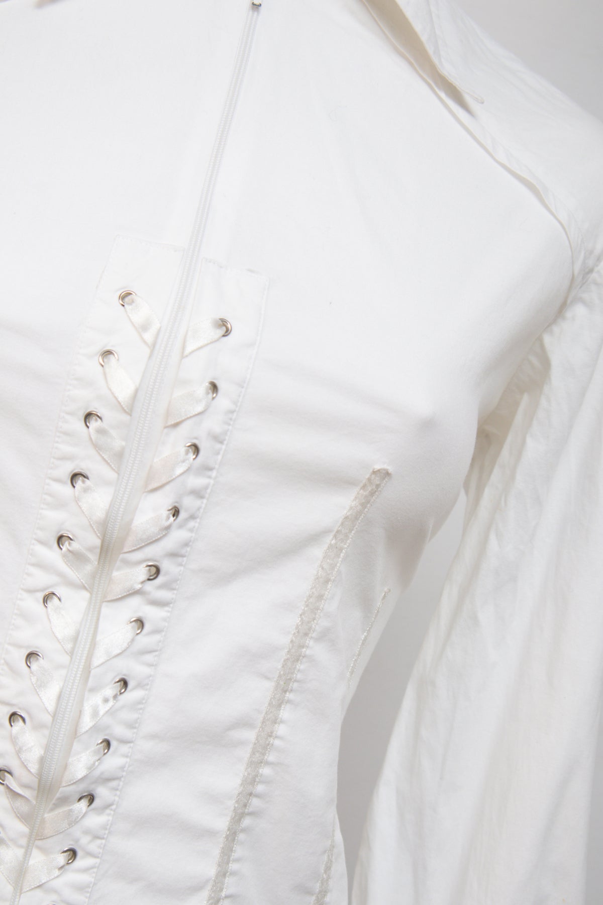 #062 Carina Long Sleeve White | c. 209 | Size 8