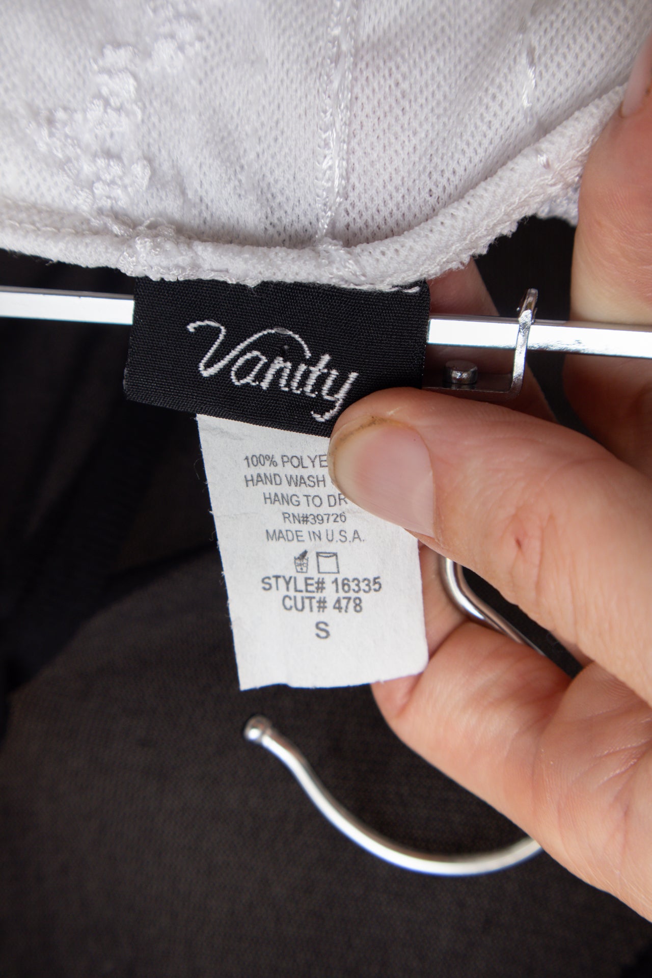 # Vanity Tank Top Brown | c. | Size