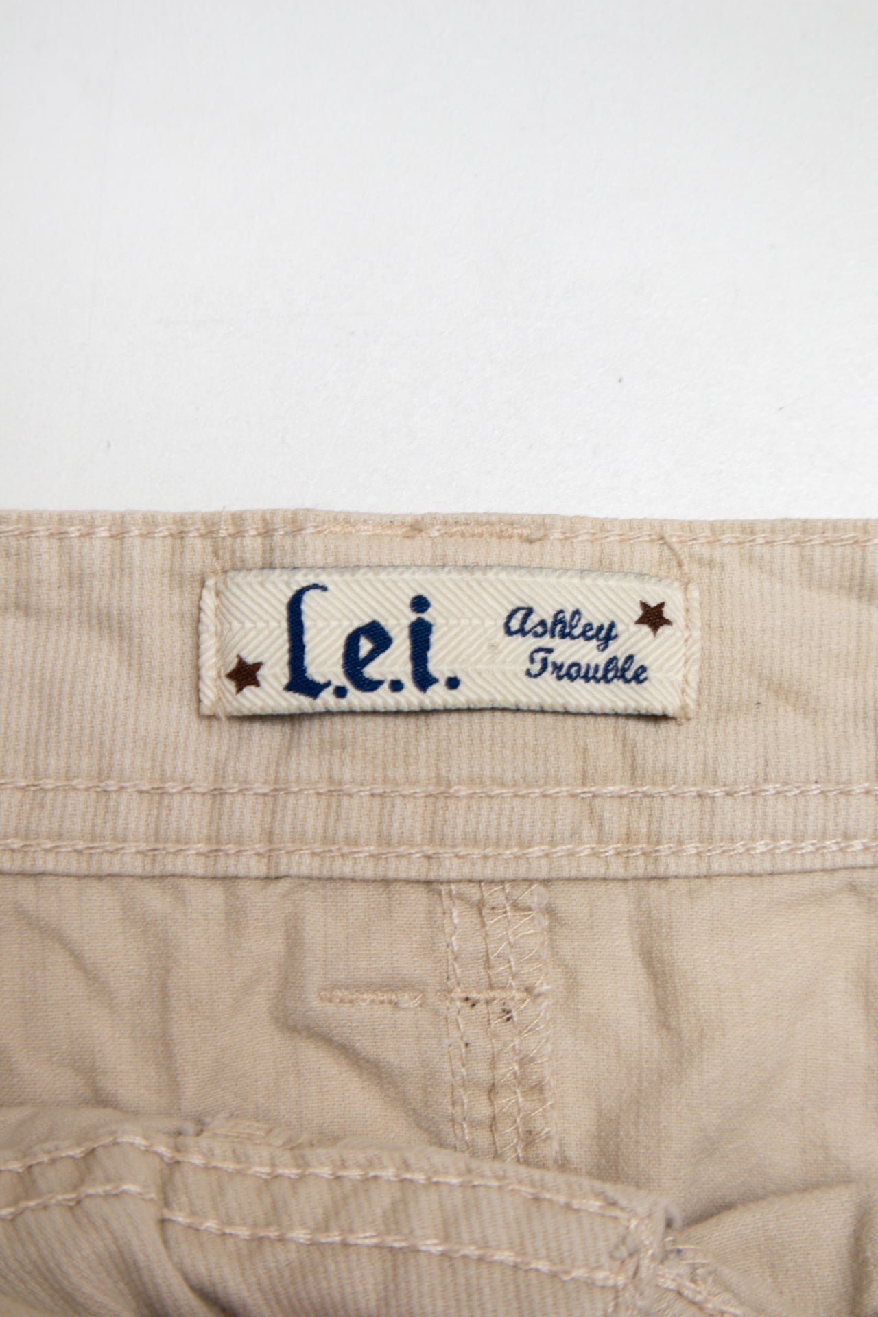 #138 L.e.i. Ashley Trouble Mini Skirt Beige | c. 189 | Size 12