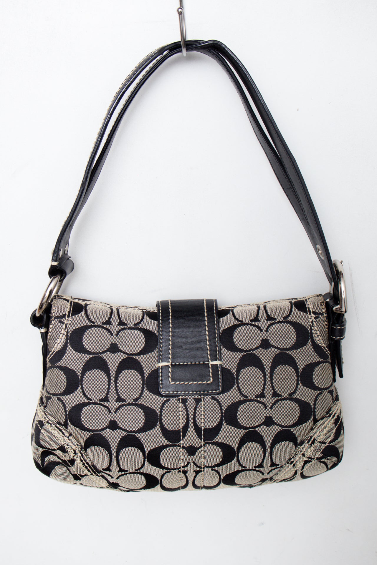#192 Coach Shoulder Bag Black | c. 202 | Size