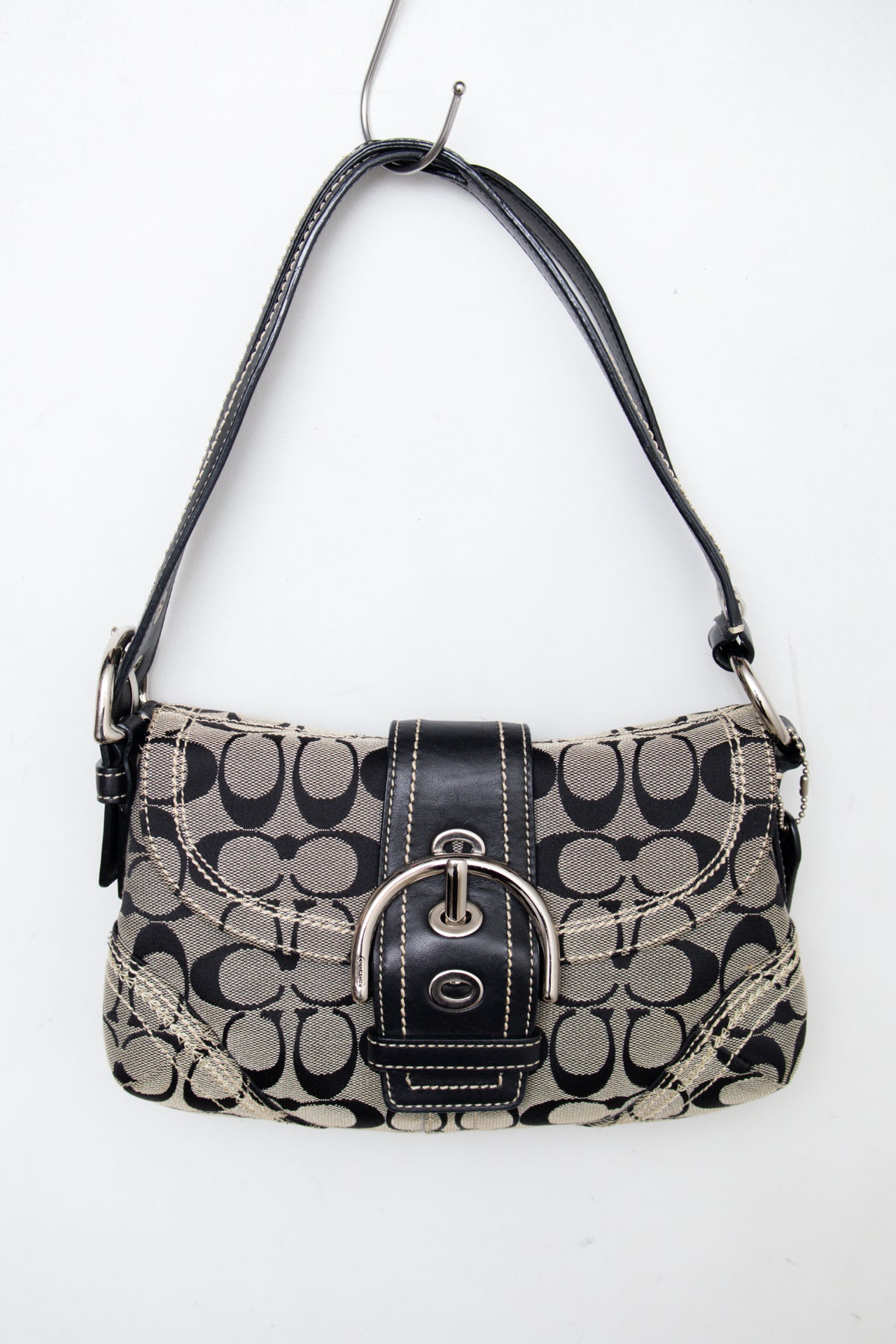 #192 Coach Shoulder Bag Black | c. 202 | Size