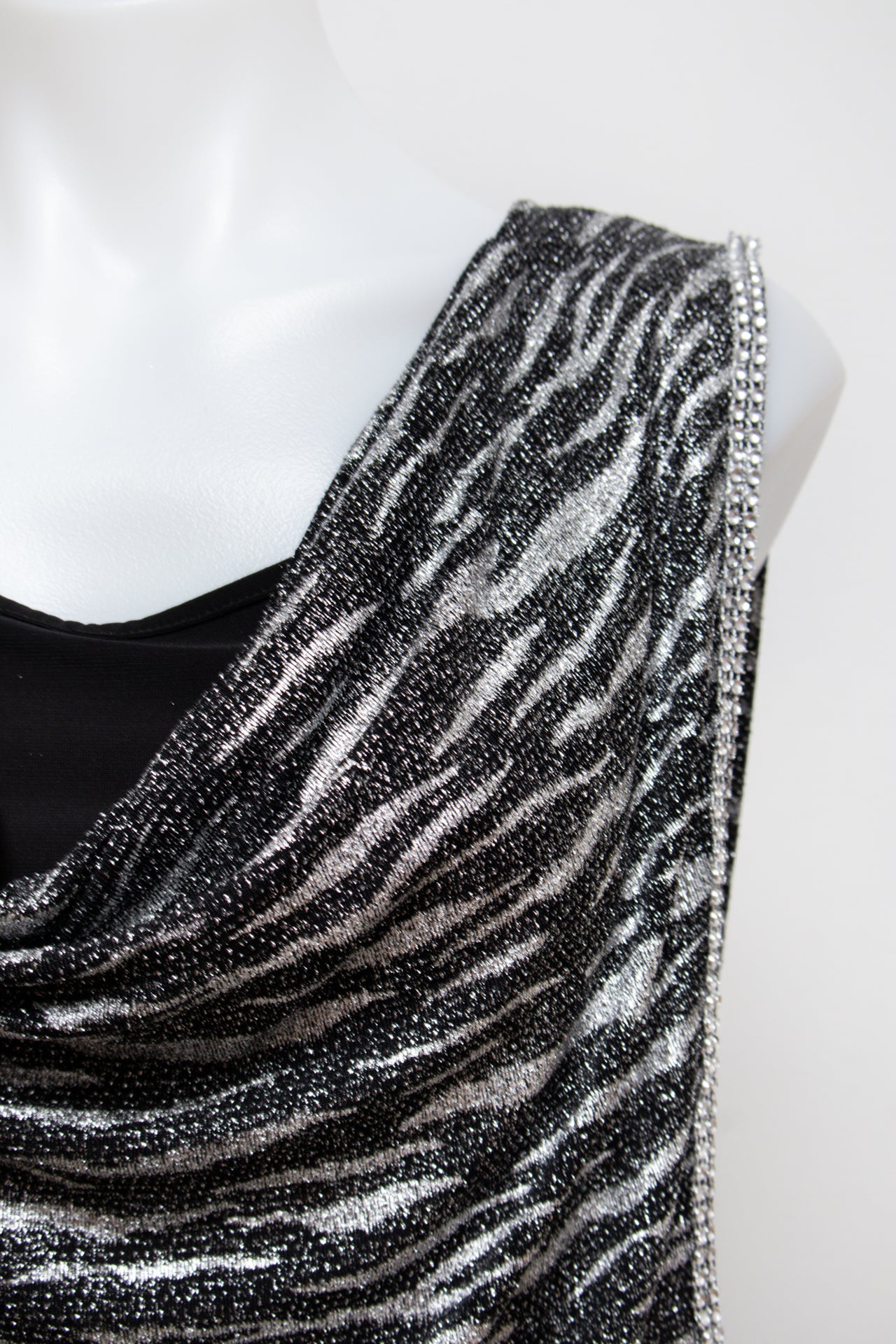 #159 Scoop Neck Top Black | c. 188 | Size 8