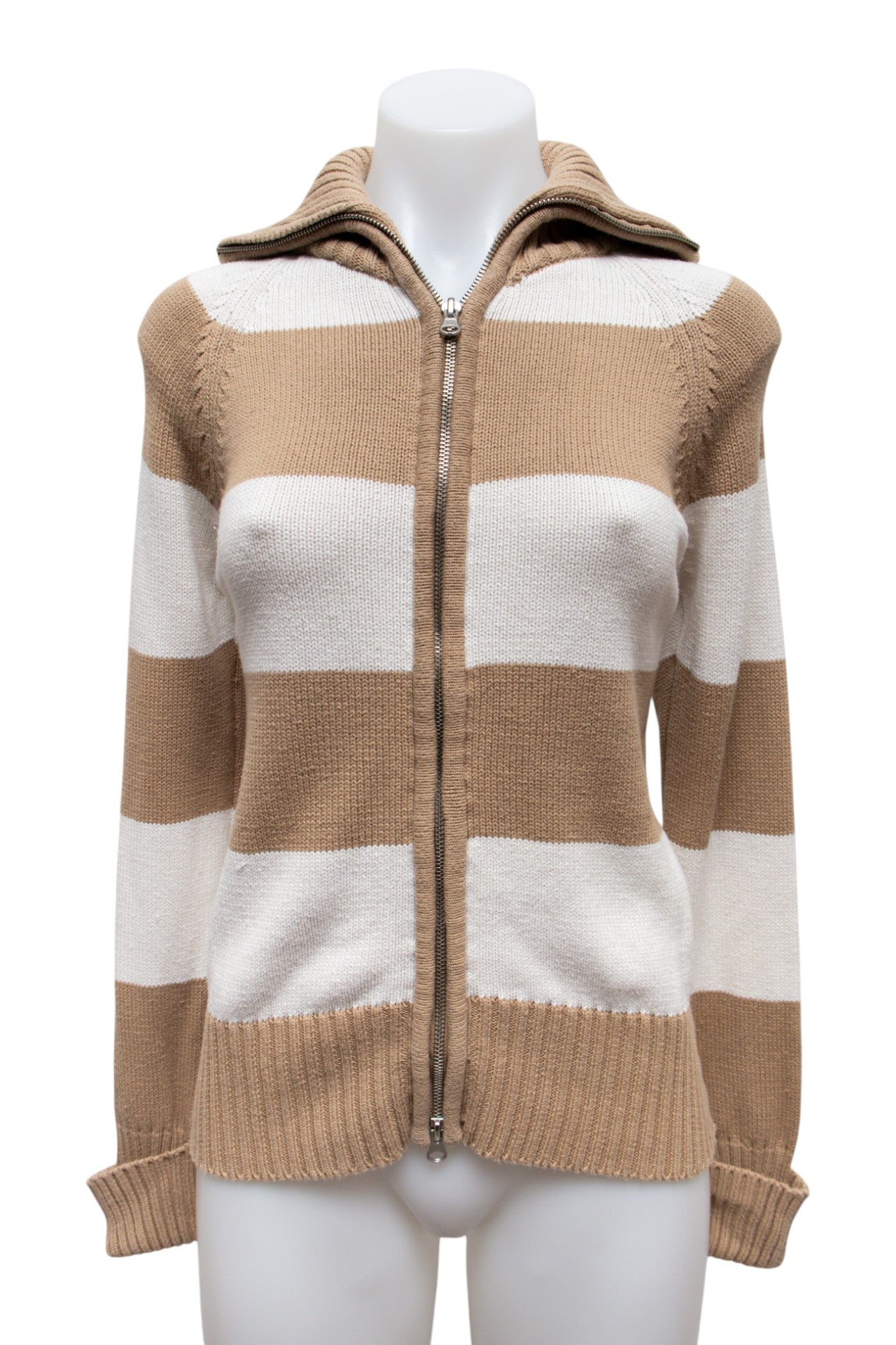 #126 Debbie Morgan T-shirt Brown | c. 191 | Size 8/10