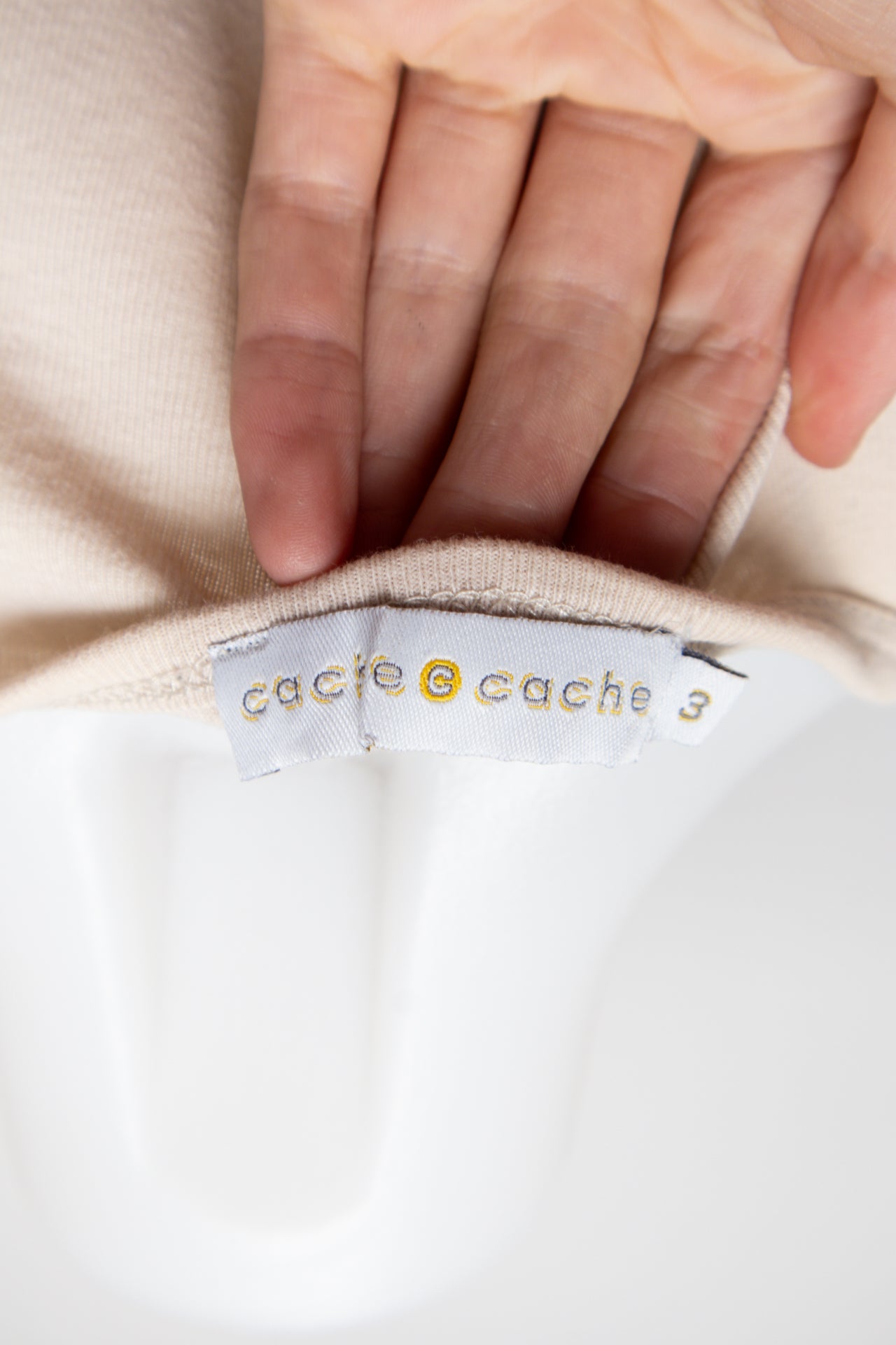 #20 Cache Cache T-shirt Beige | c. 191 | Size 10