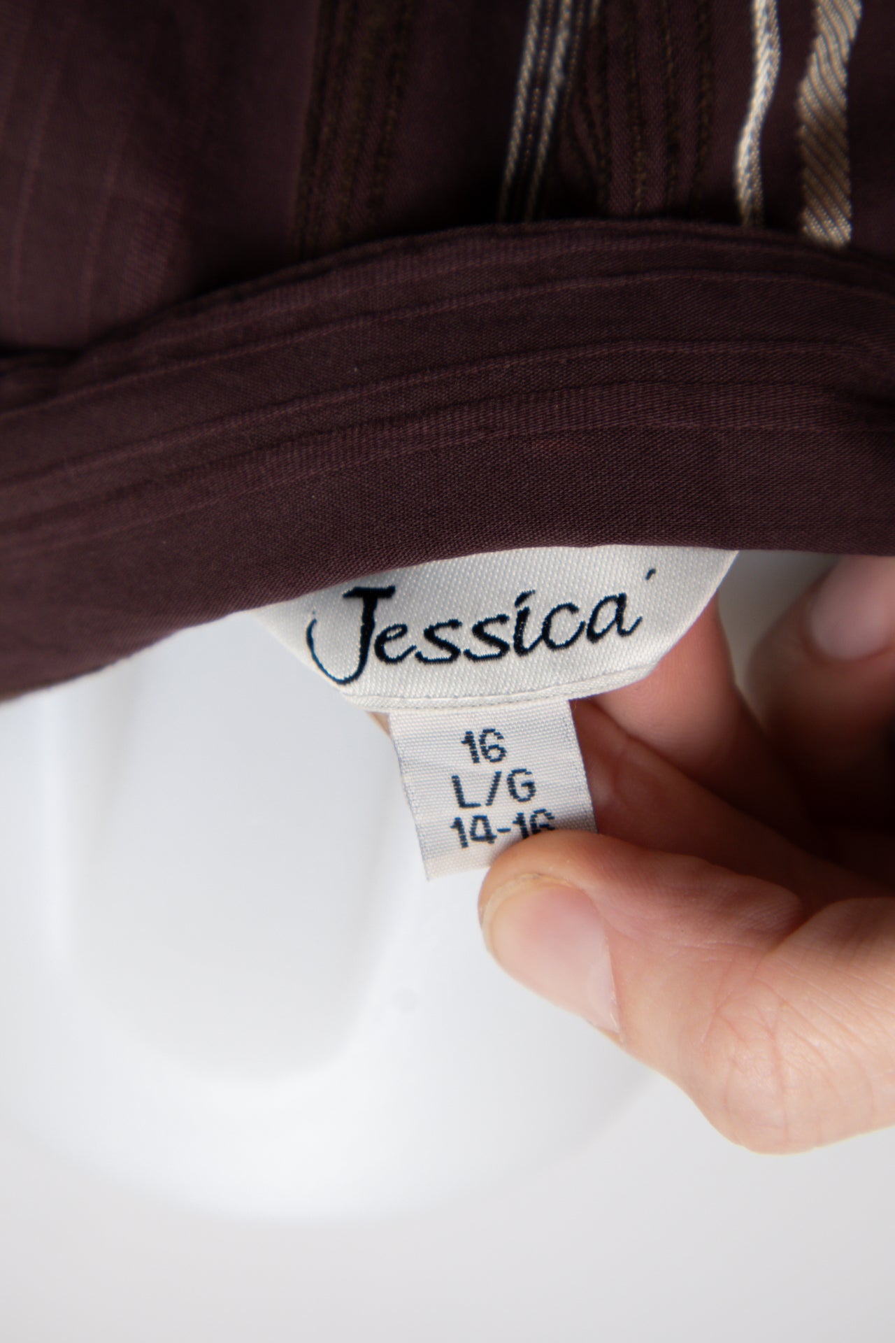 #97 Jessica T-shirt Brown | c. 197 | Size