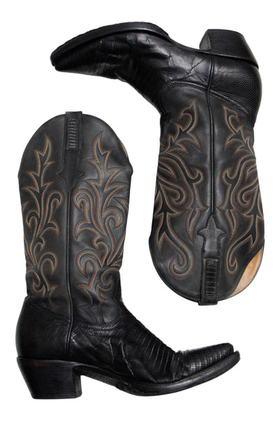 #186 Null Black | c. 203 | Size 10