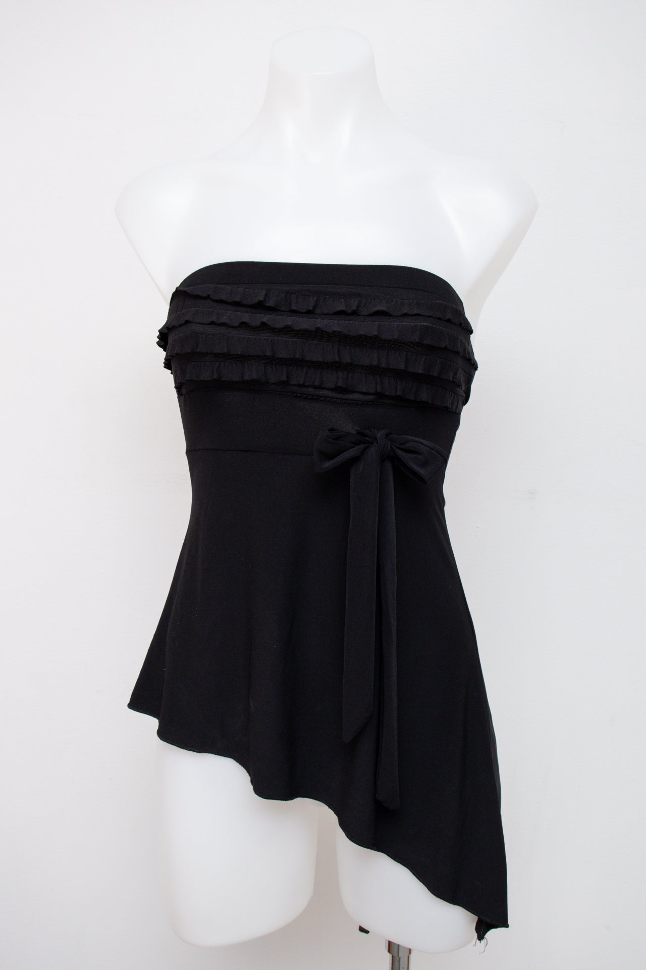 #003 One Heart Mini Skirt Black | c. 200 | Size 6