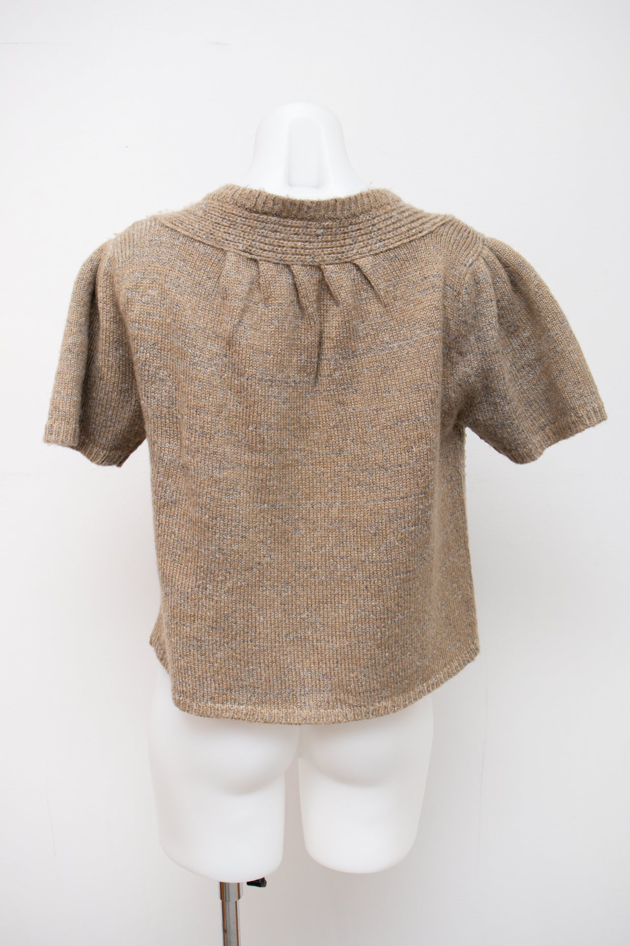 #104 B. Chave T-shirt Brown | c. 197 | Size 10/12