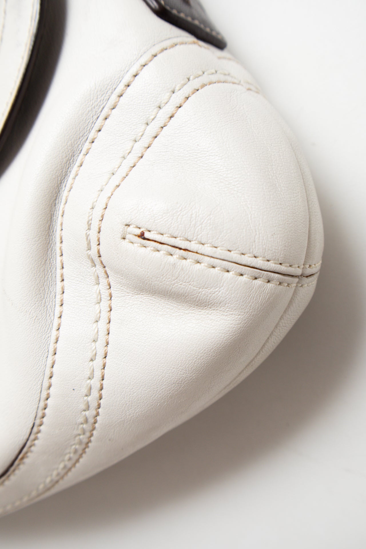 # Coach Shoulder Bag White | c. | Size
