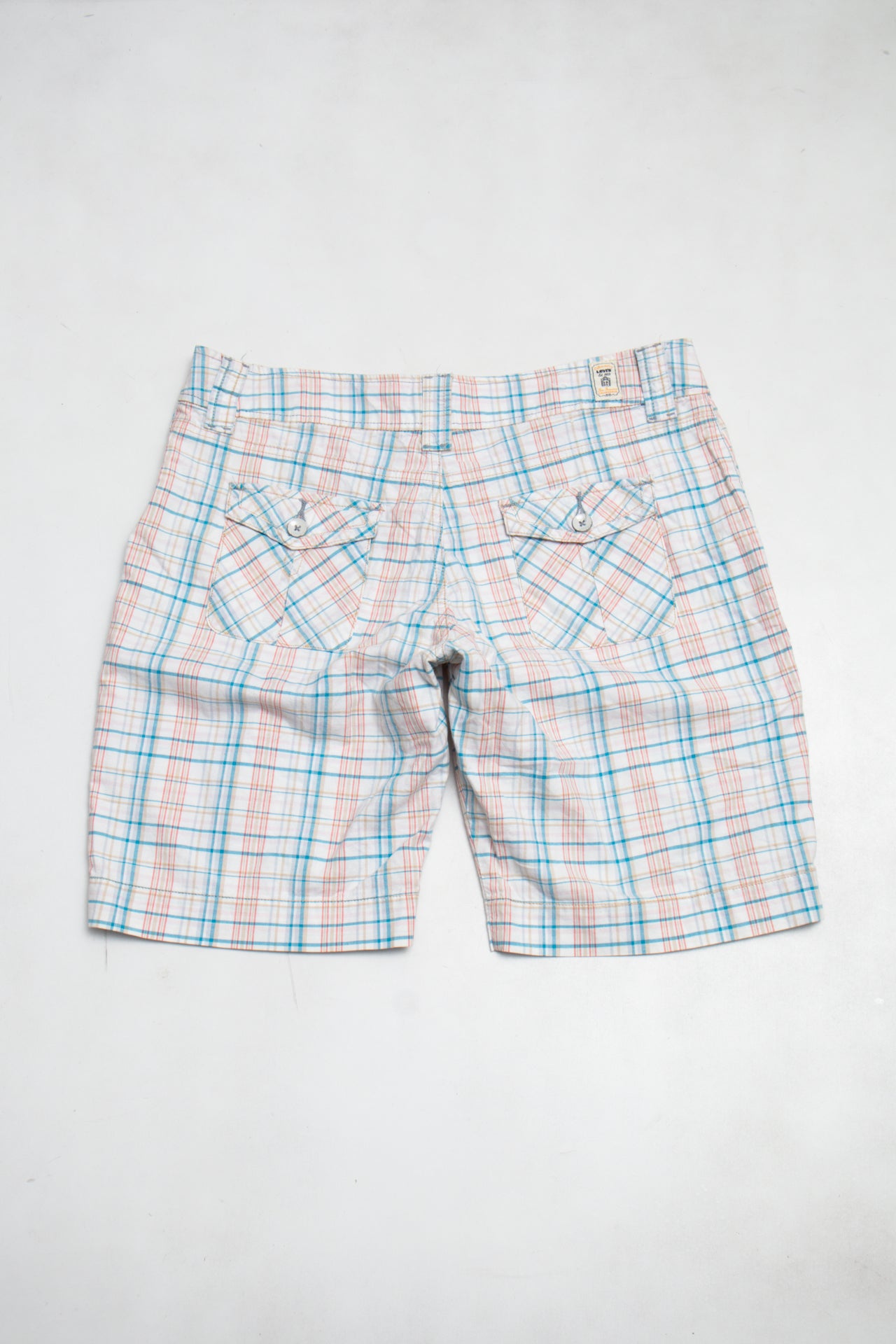 #142 Levi's Shorts White | c. 203 | Size 14