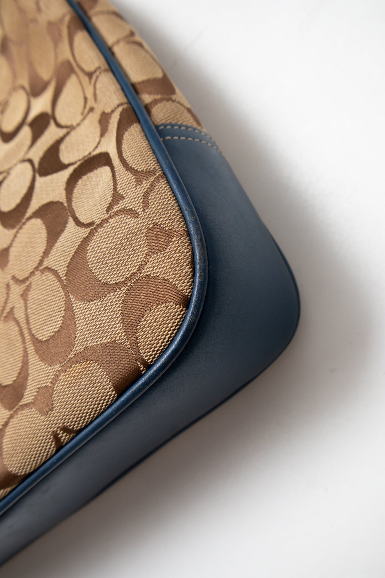 #181 Coach Clasped Bag Brown/Blue | c. 188