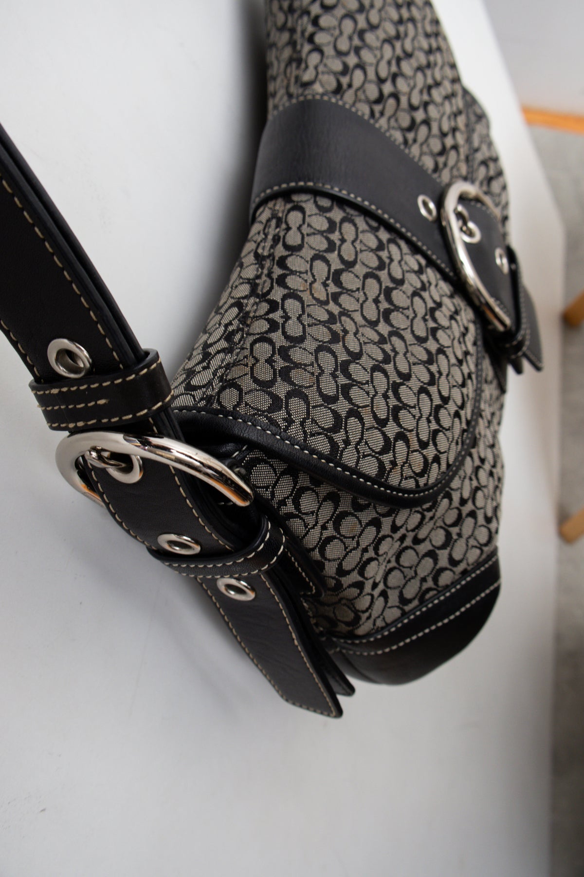 #216 Coach Shoulder Bag Black | c. 204 | Size