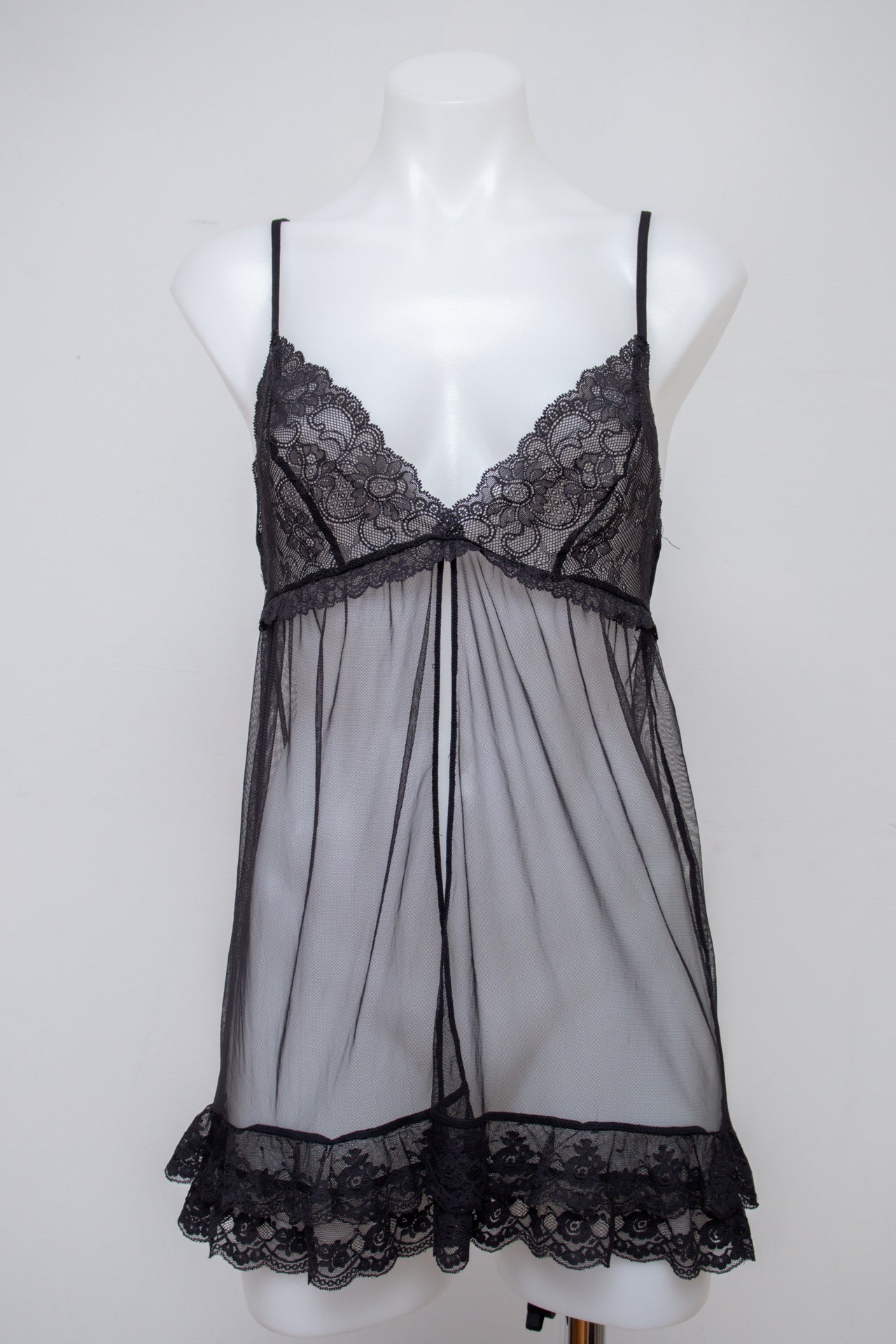 #105 Victoria's Secret Cami Black | c. 210 | Size 8