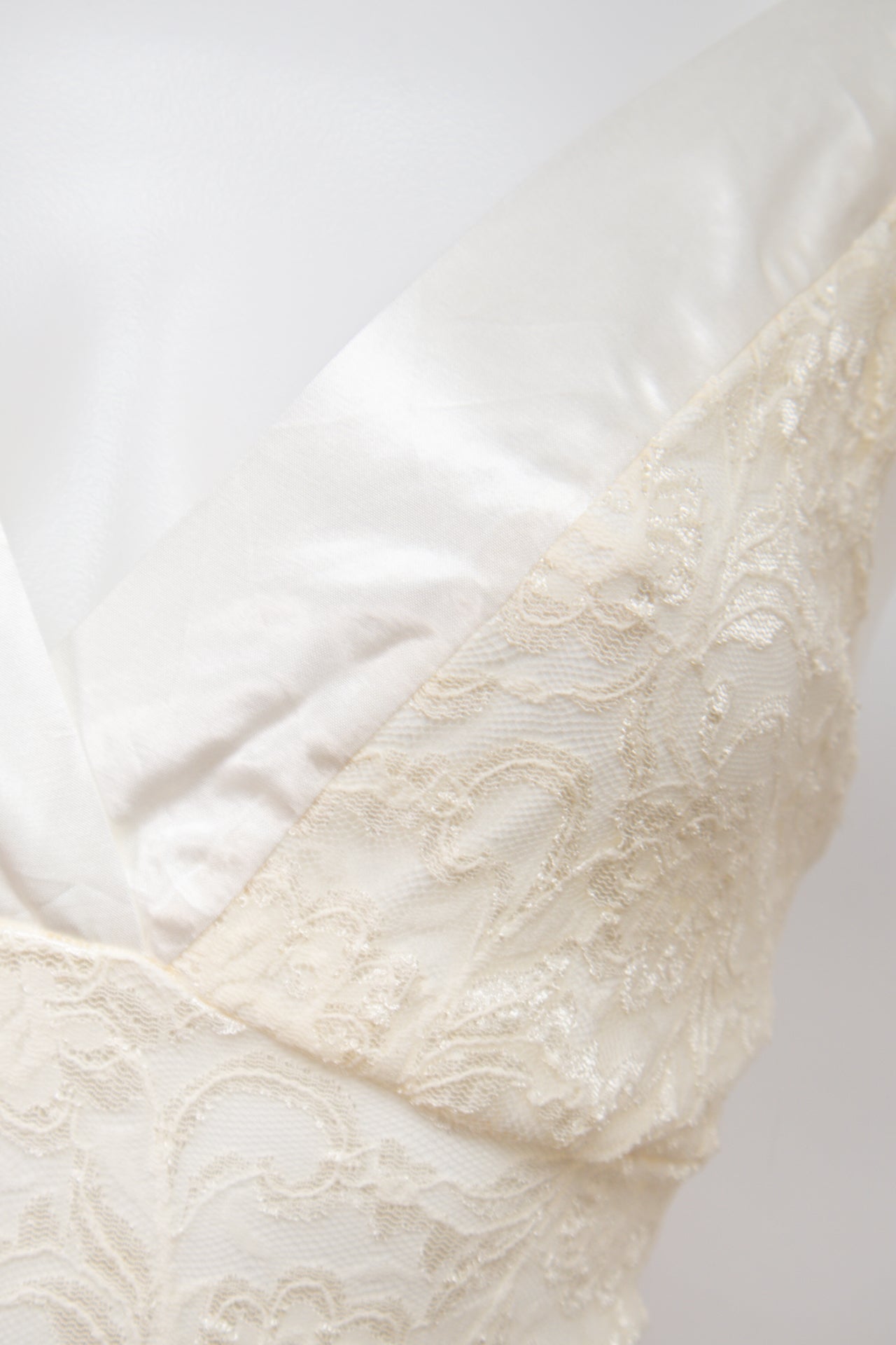 #03 Funkadelic Los Angeles Cami Top White | c. 198 | Size 8/10