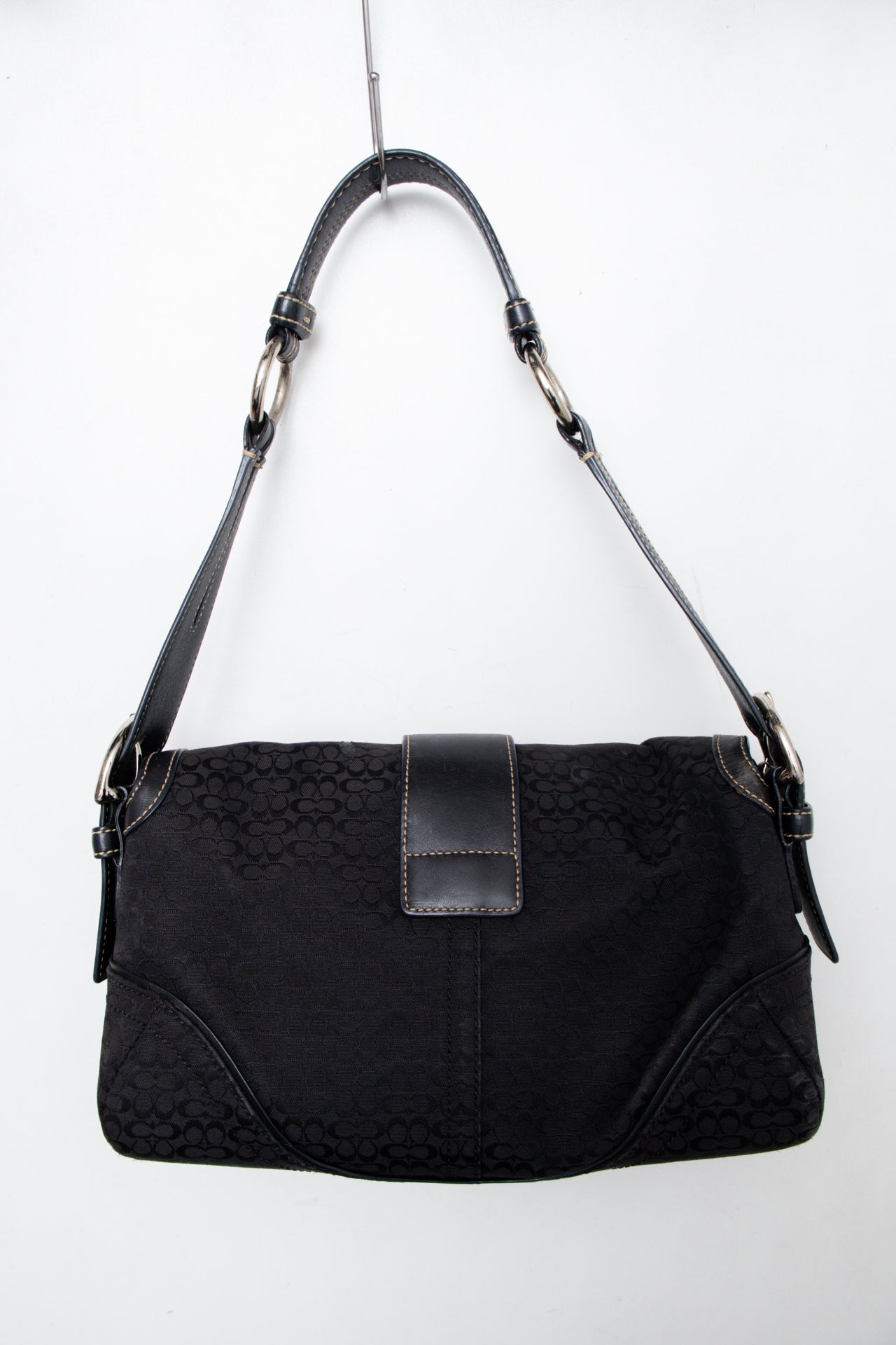 #180 Coach Shoulder Bag Black | c. 202 | Size