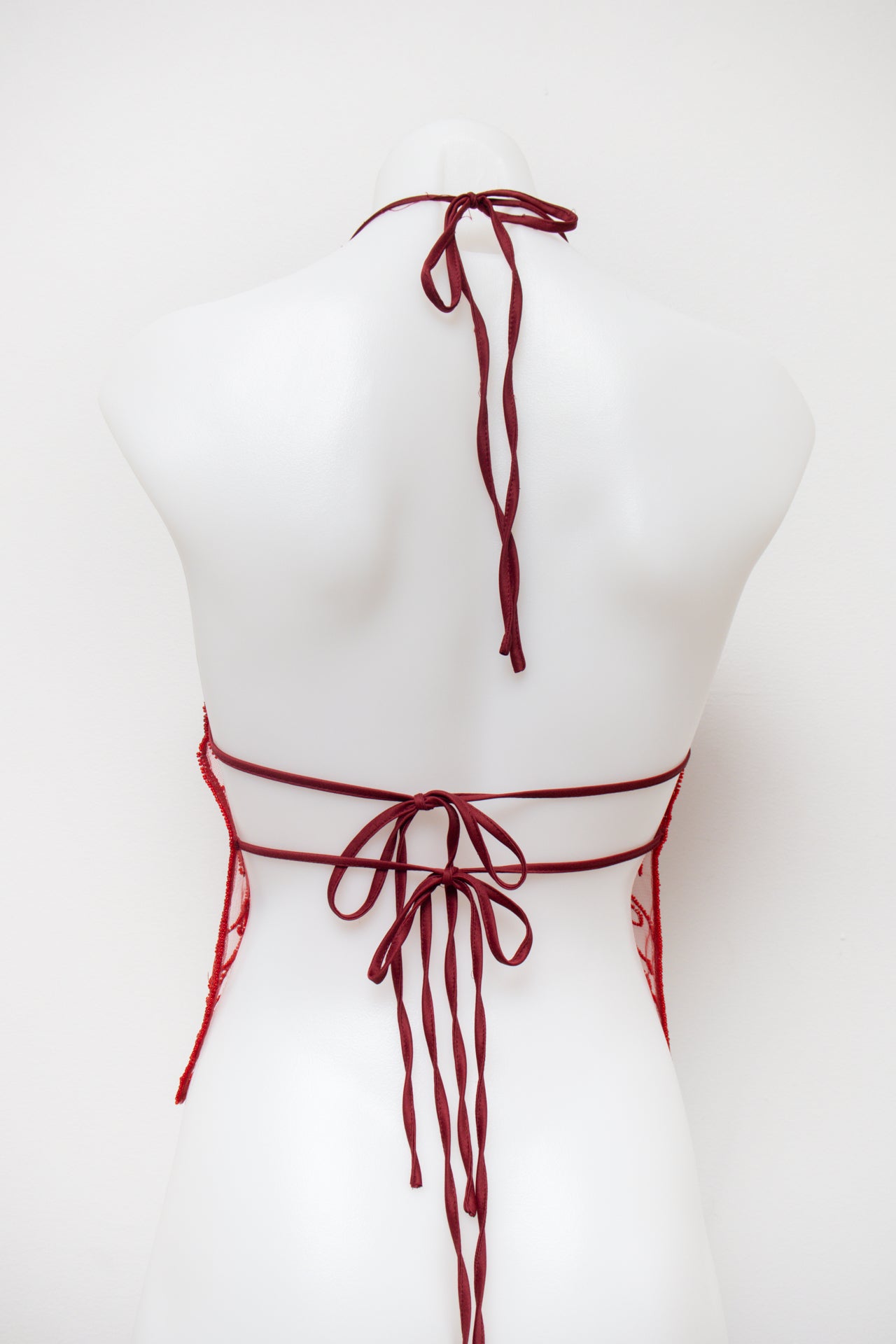 # Halter Top Red | c. | Size