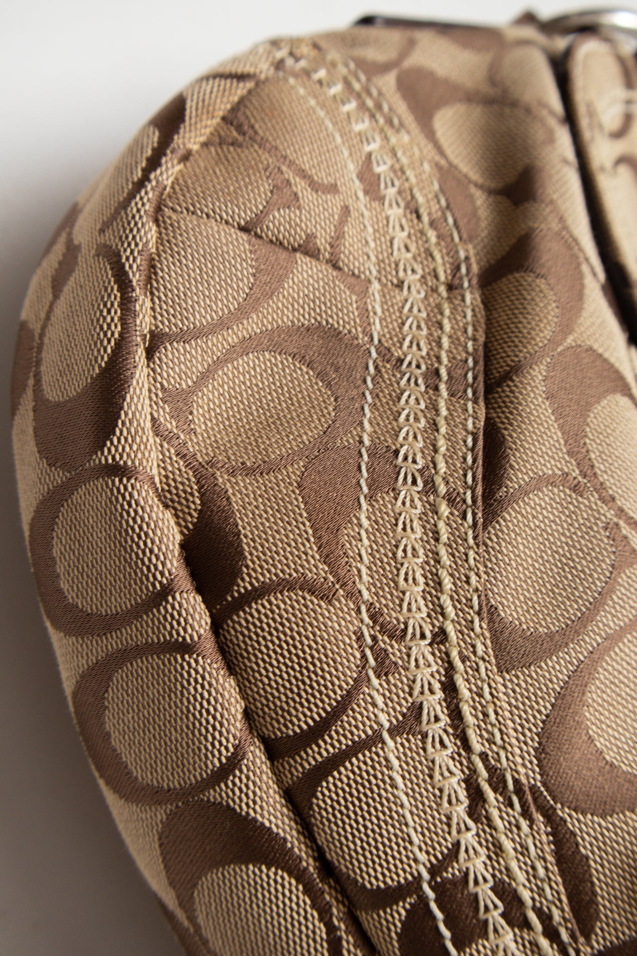 # Coach Shoulder Bag Beige | c. | Size