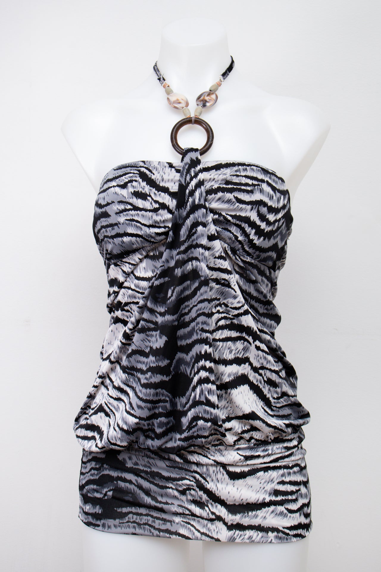 #81 Halter Top Black | c. 198 | Size 8