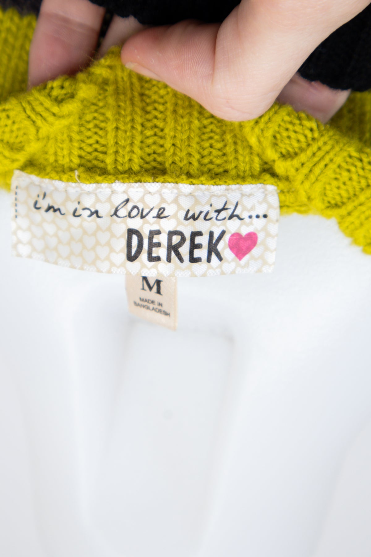 #114 Derek T-shirt Yellow | c. 207 | Size 8