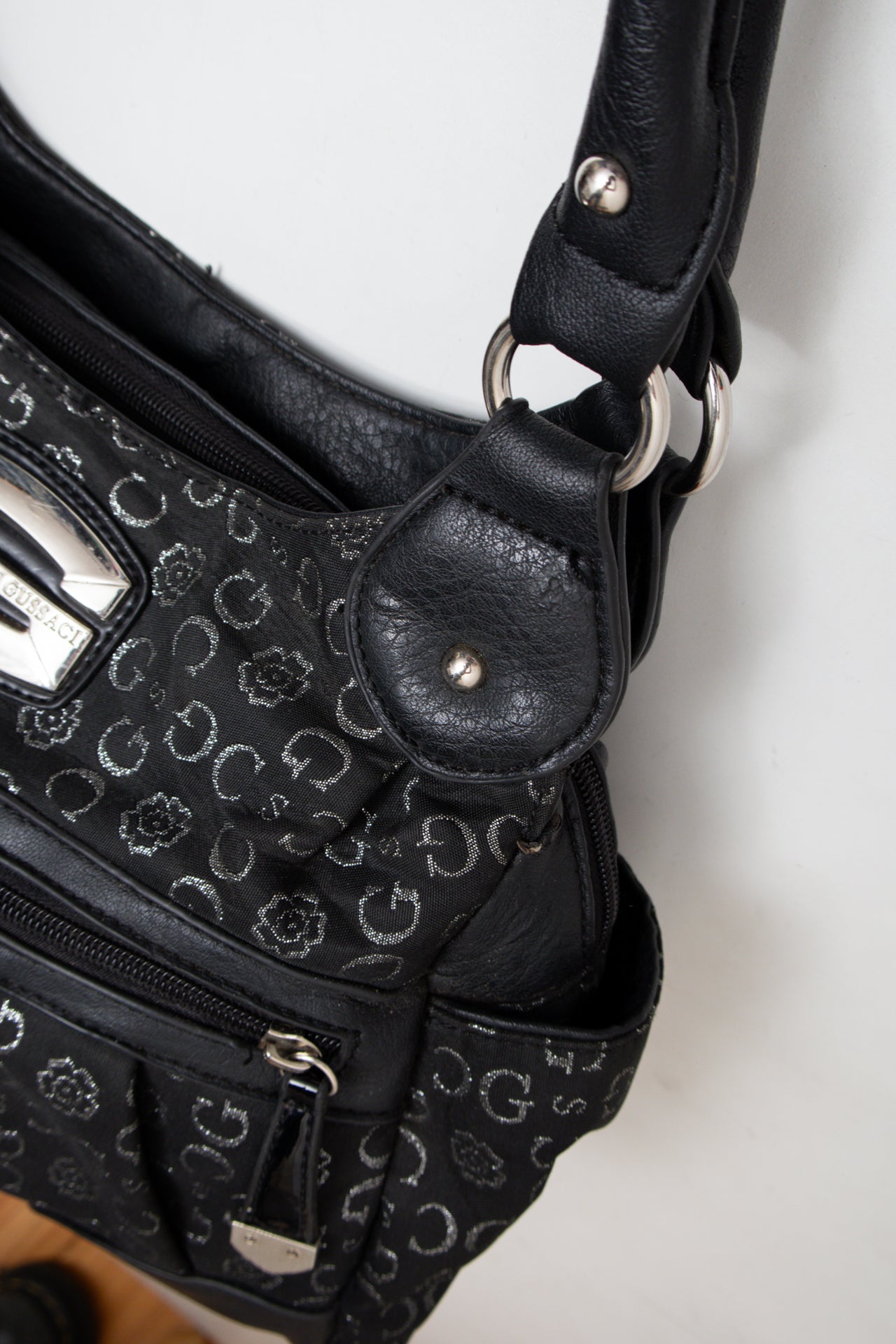 #177 By Gussaci Shoulder Bag Black | c. 206 | Size