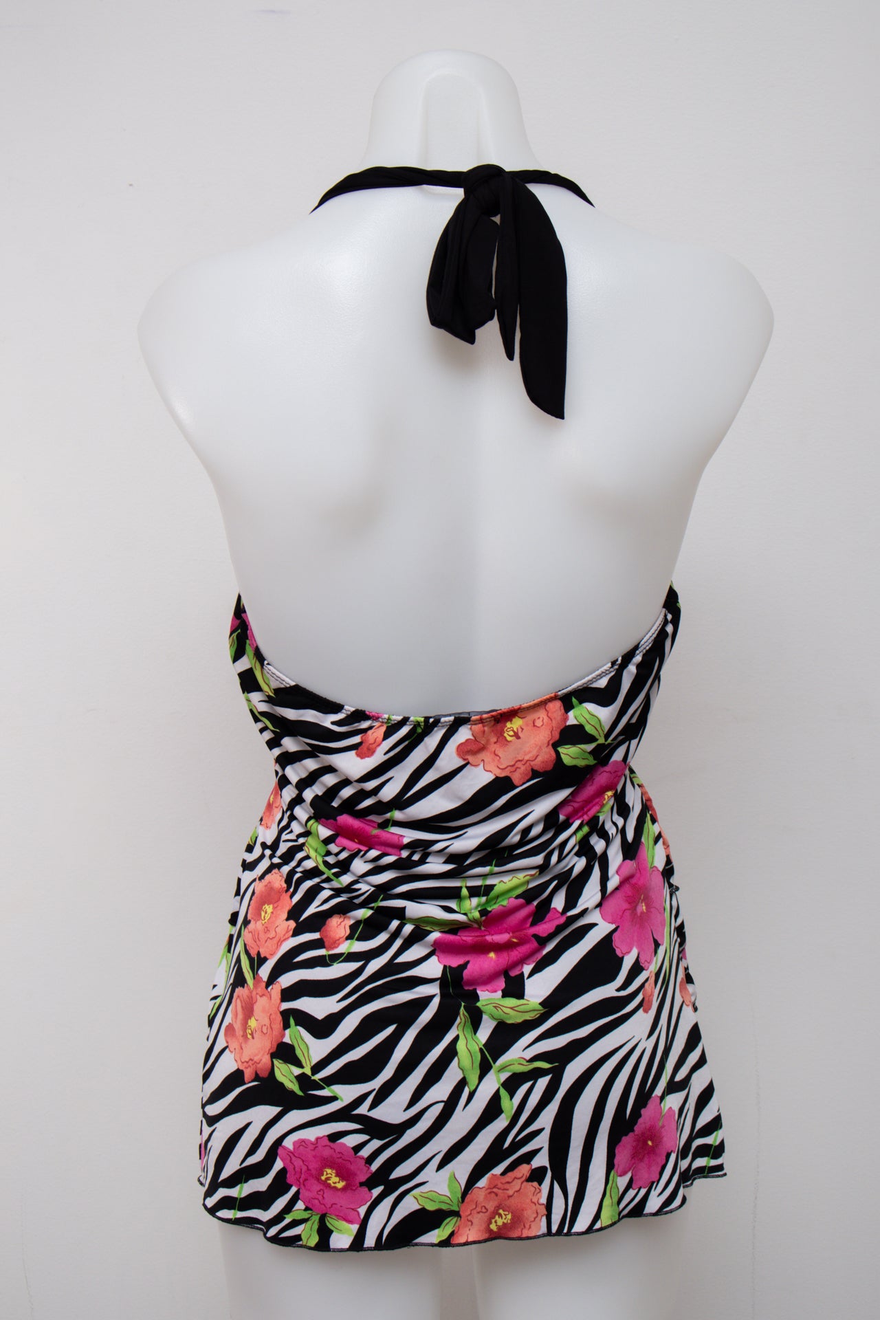 #056 Deb Halter Top Black | c. 201 | Size 8
