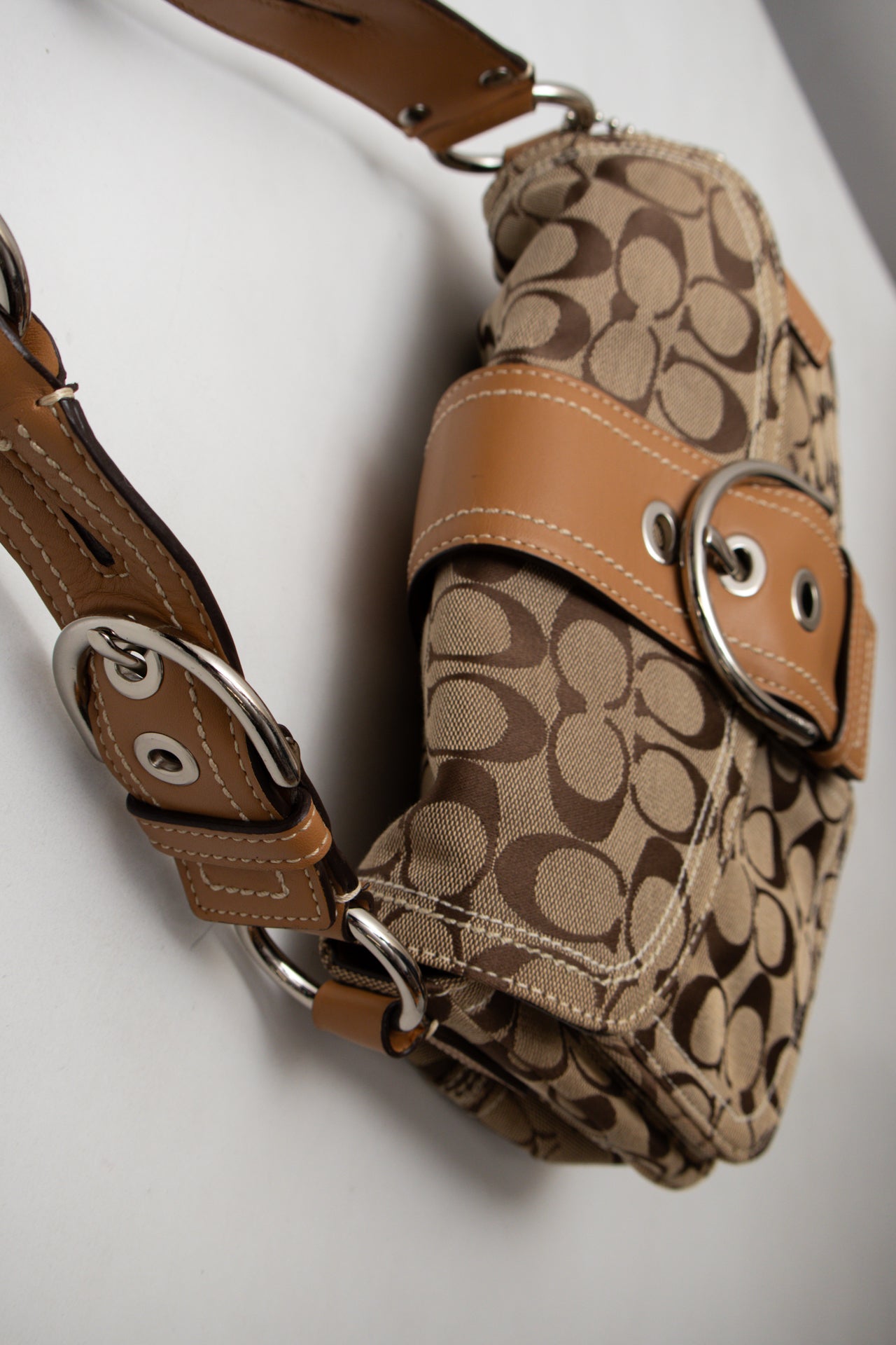 #196 Coach Shoulder Bag Brown | c. 196 | Size