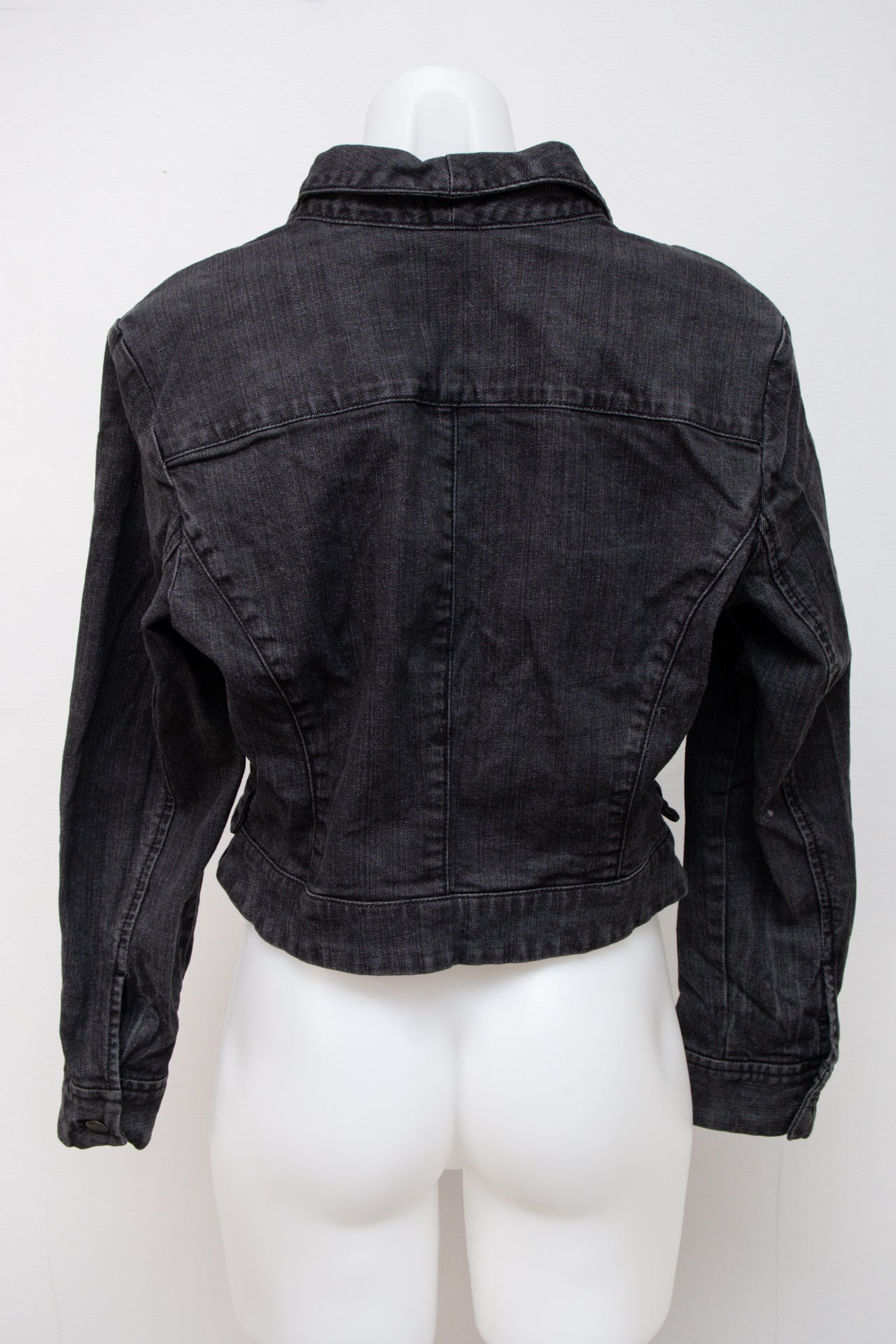 #100 New York & Company T-shirt Black | c. 197 | Size 10