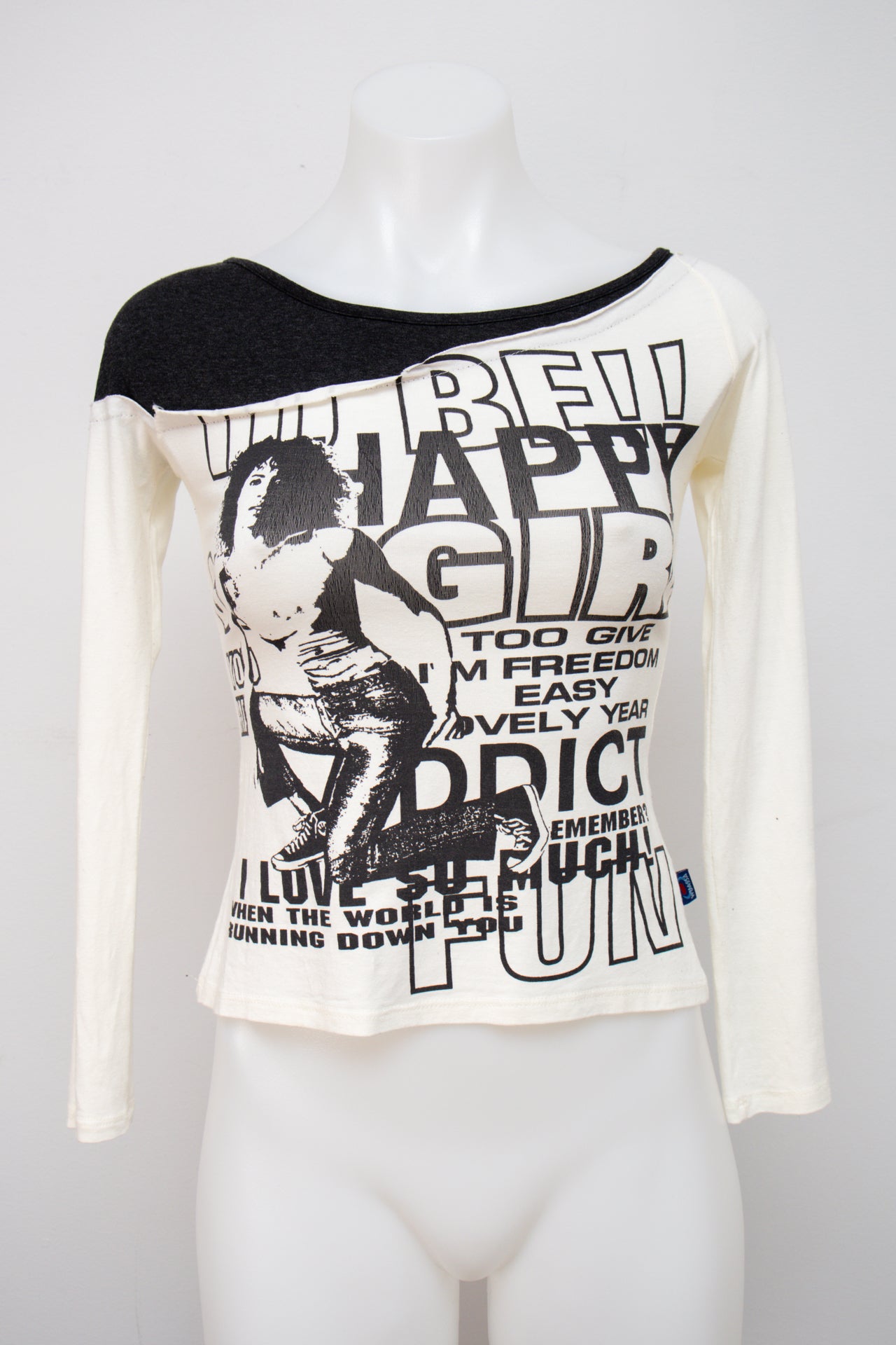 #098 Wuassa T-shirt White | c. 199 | Size 8