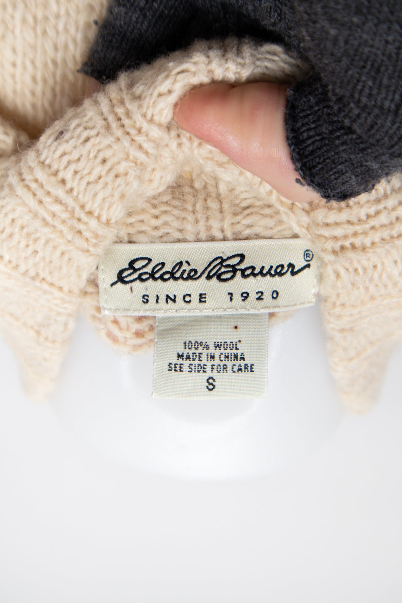 #83 Eddie Bauer T-shirt Beige | c. 192 | Size 8