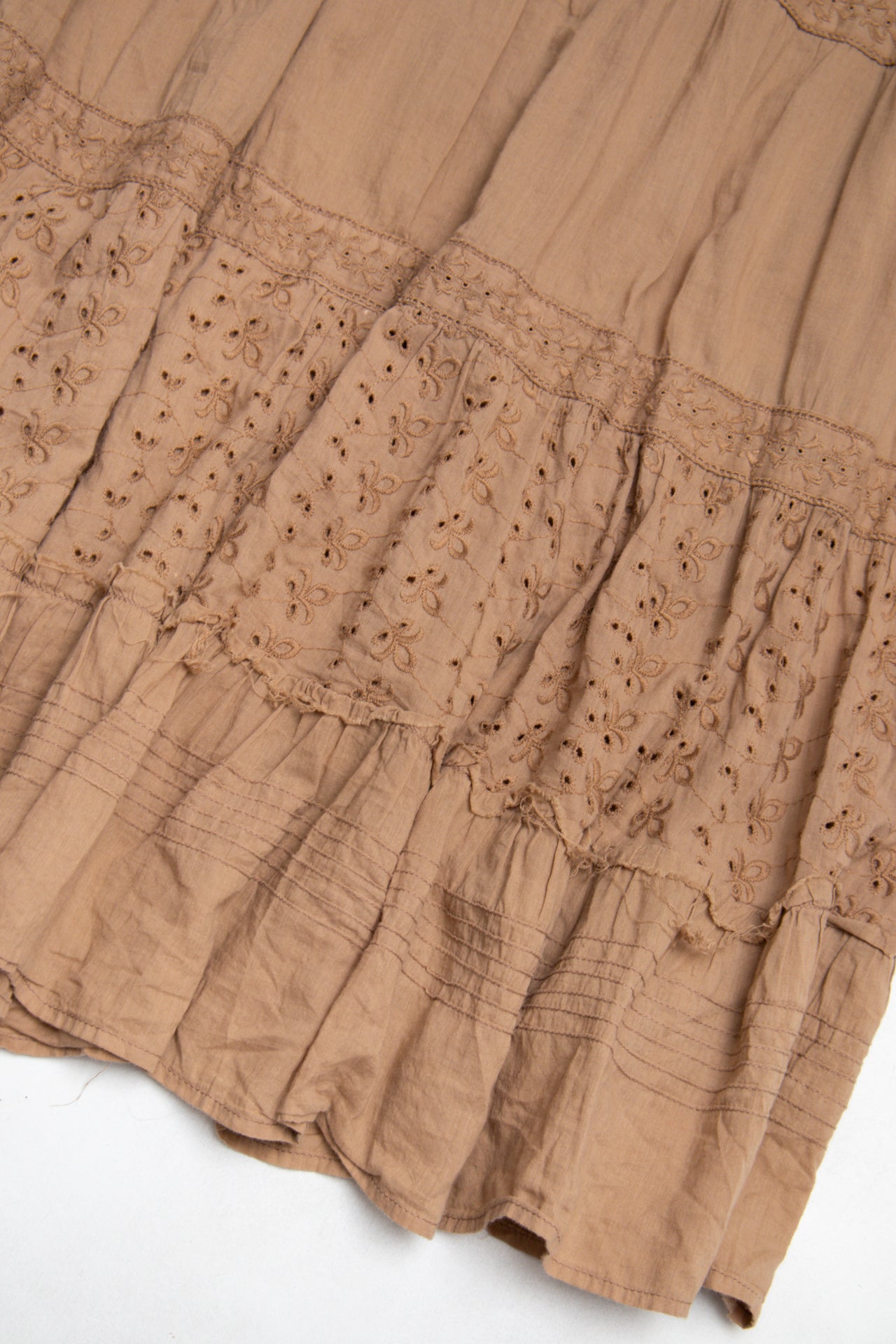 # Forbidden Heartbreaker Skirt Beige | c. 193 | Size 14/16