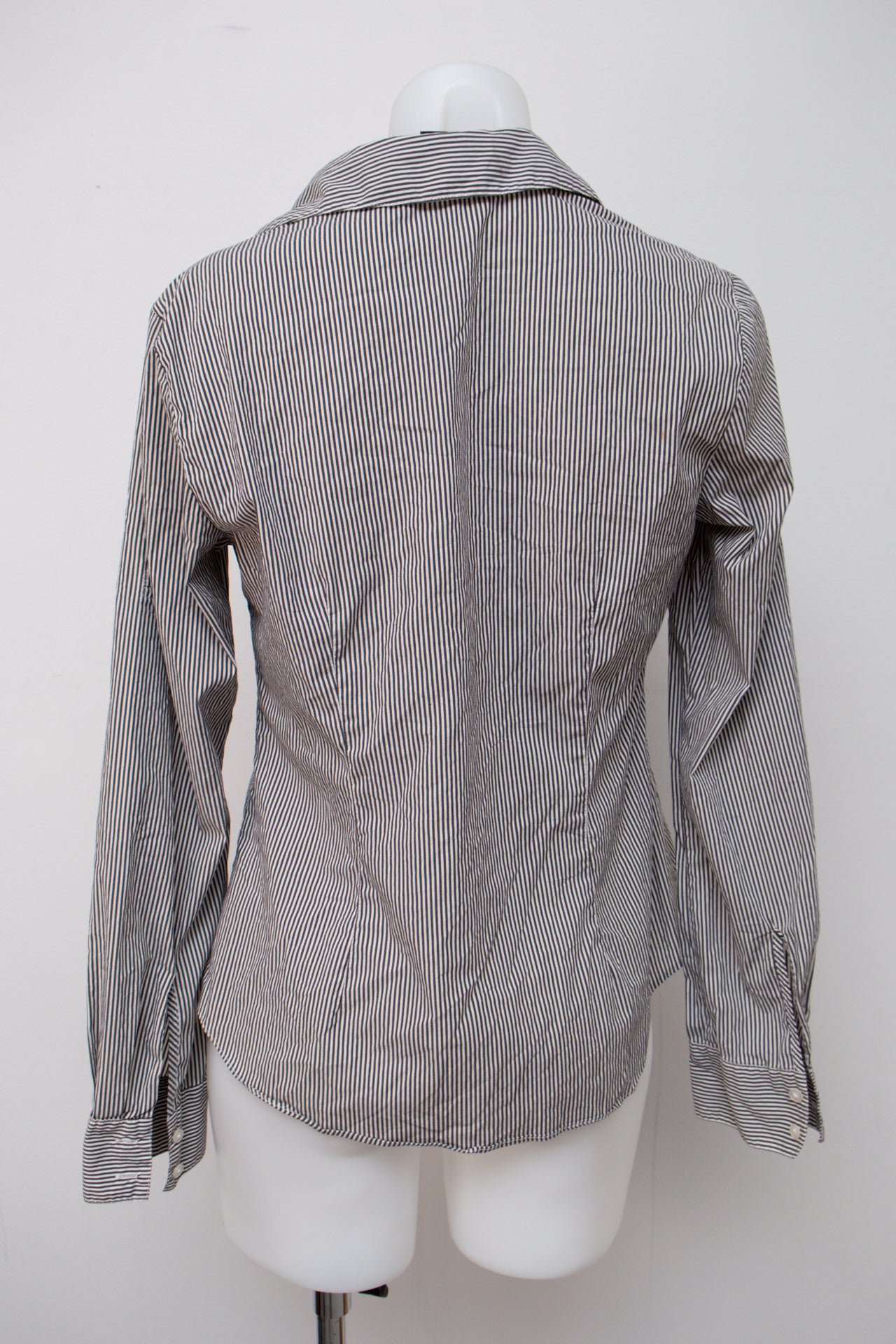 #106 White House Black Market T-shirt White | c. 199 | Size 6