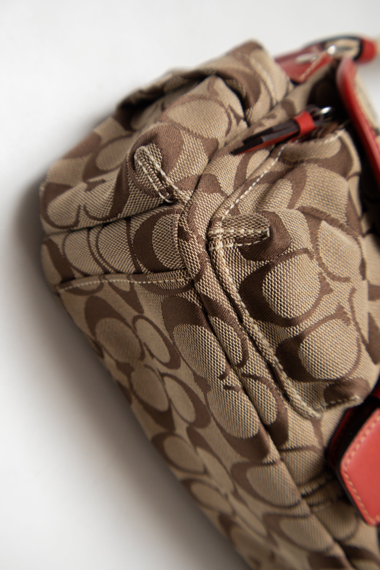 #159 Coach Shoulder Bag Beige | c. 180 | Size