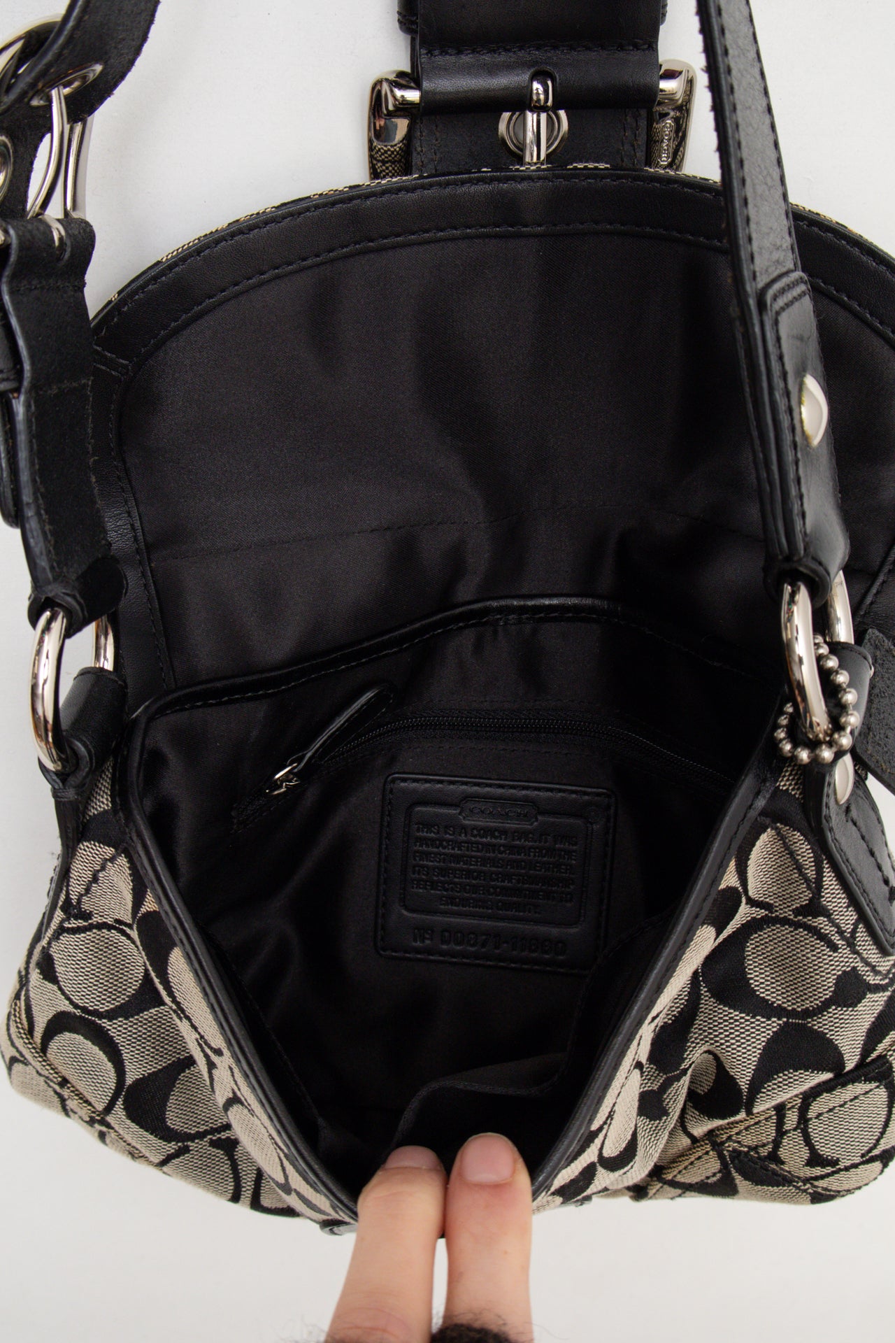#194 Coach Soho bag Black | c. 196 | Size