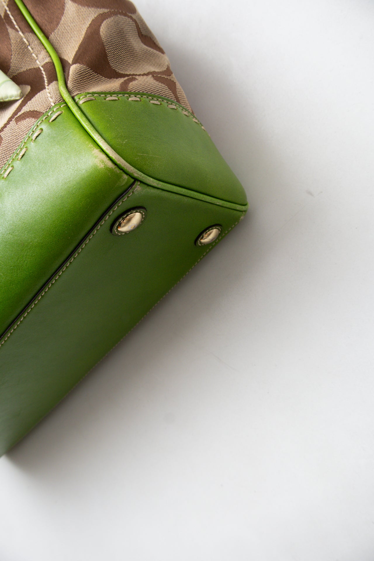 181 Coach Shoulder Bag Green | c. 200 | Size – PrelovedCharlies