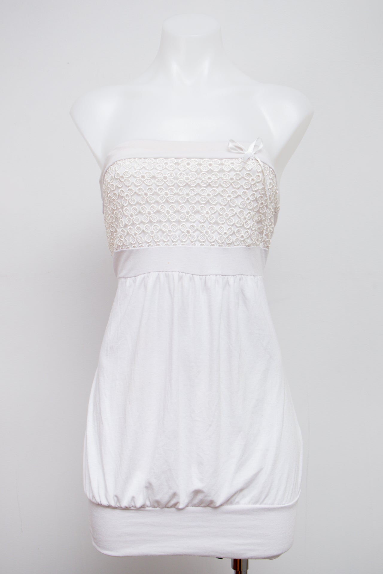 #002 Top White | c. 213 | Size 10