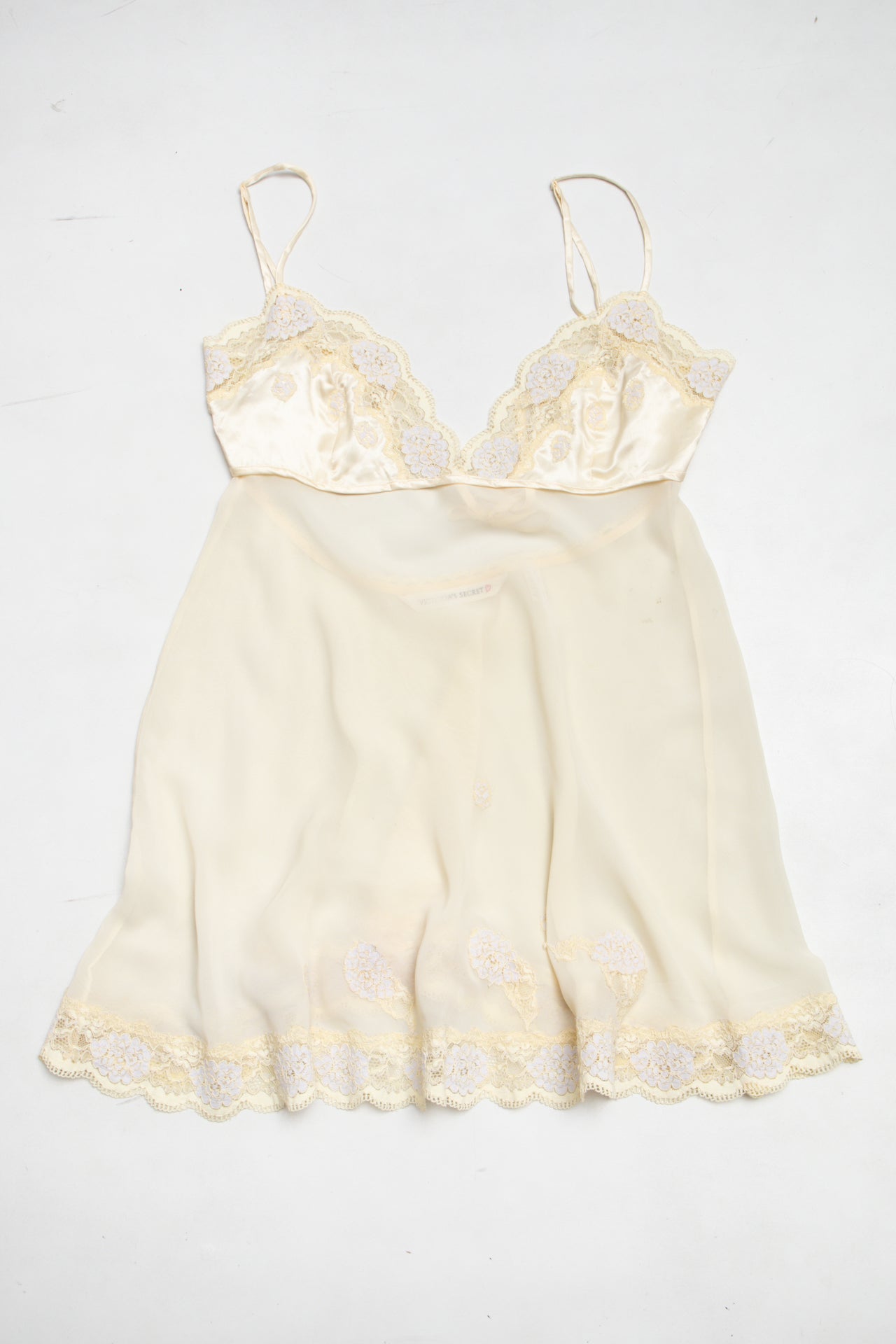 #120 Victoria's Secret Camisole White | c. 197 | Size 6