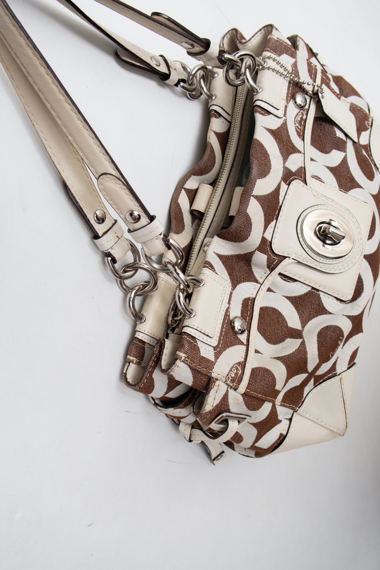 #190 Coach Shoulder Bag Brown | c. 202 | Size