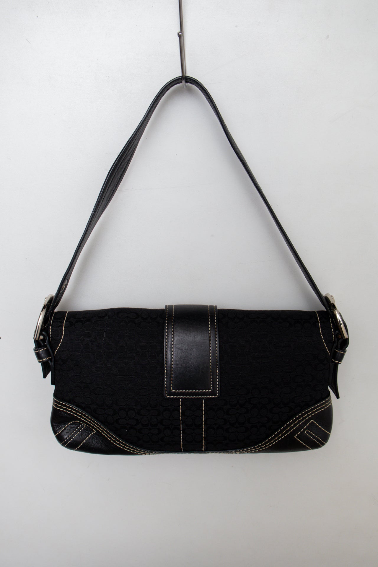 #184 Coach Flat Soho Bag Black | c. 196 | Size