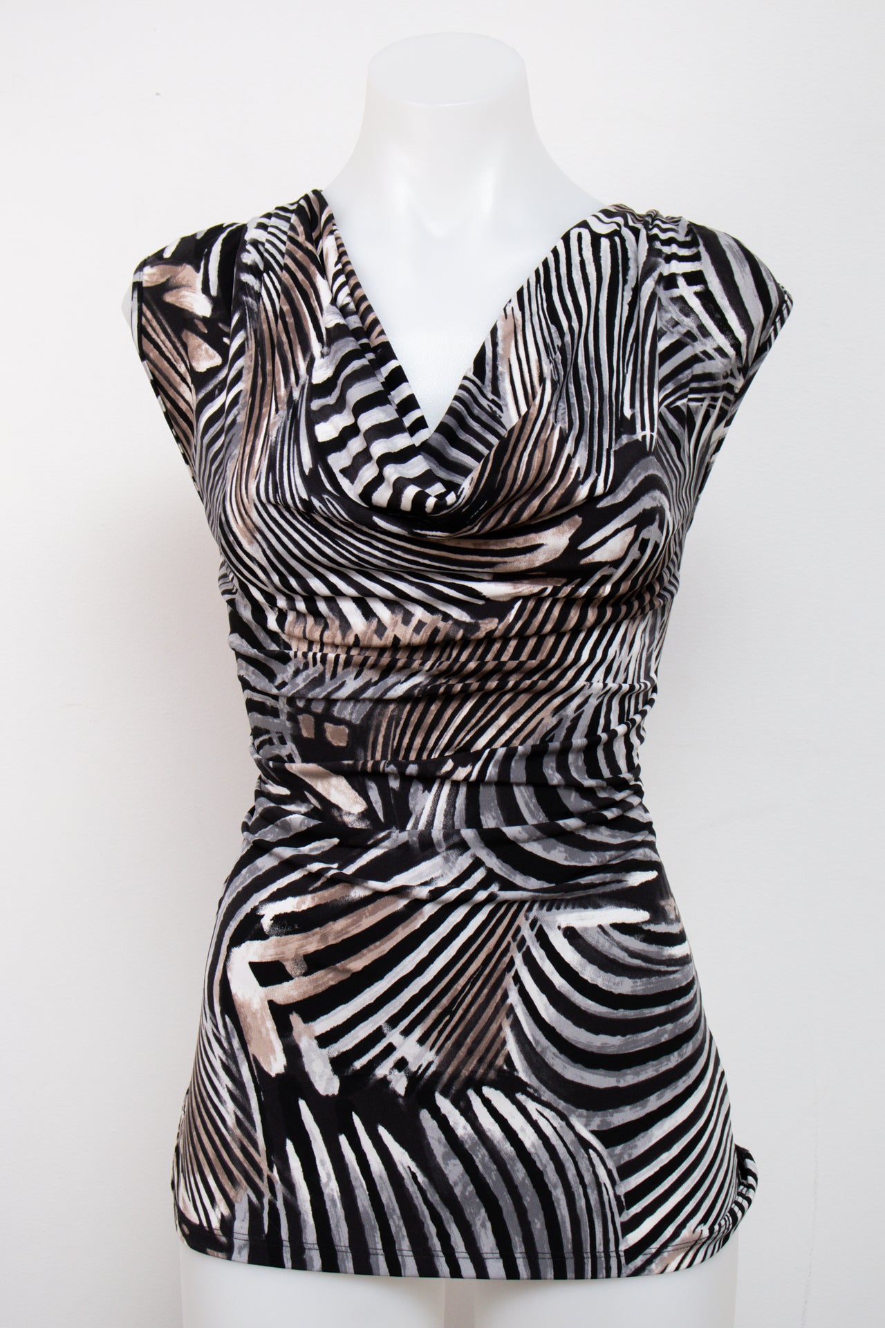 #145 New Directions Cami Top Black | c. 206 | Size 8