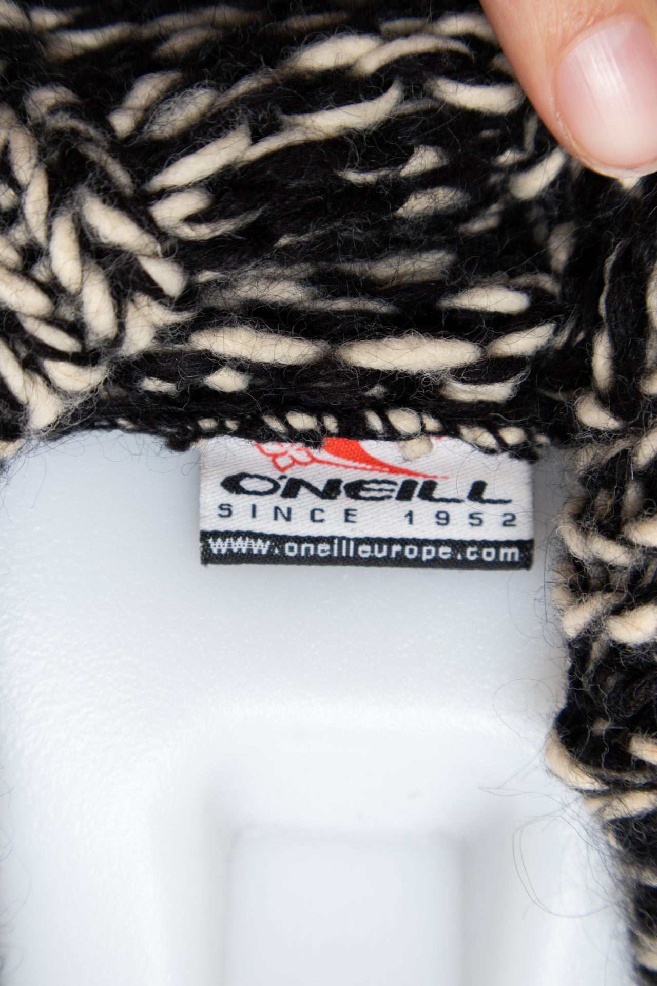 #87 O'neill T-shirt White | c. 185 | Size 14