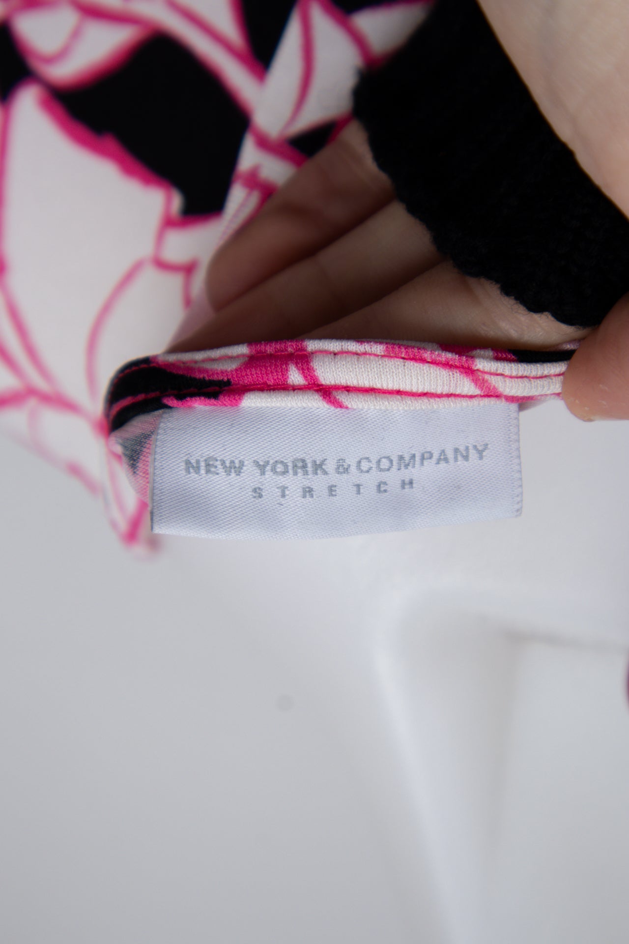 #077 New York & Company Tank Top Pink | c. 207 | Size 8