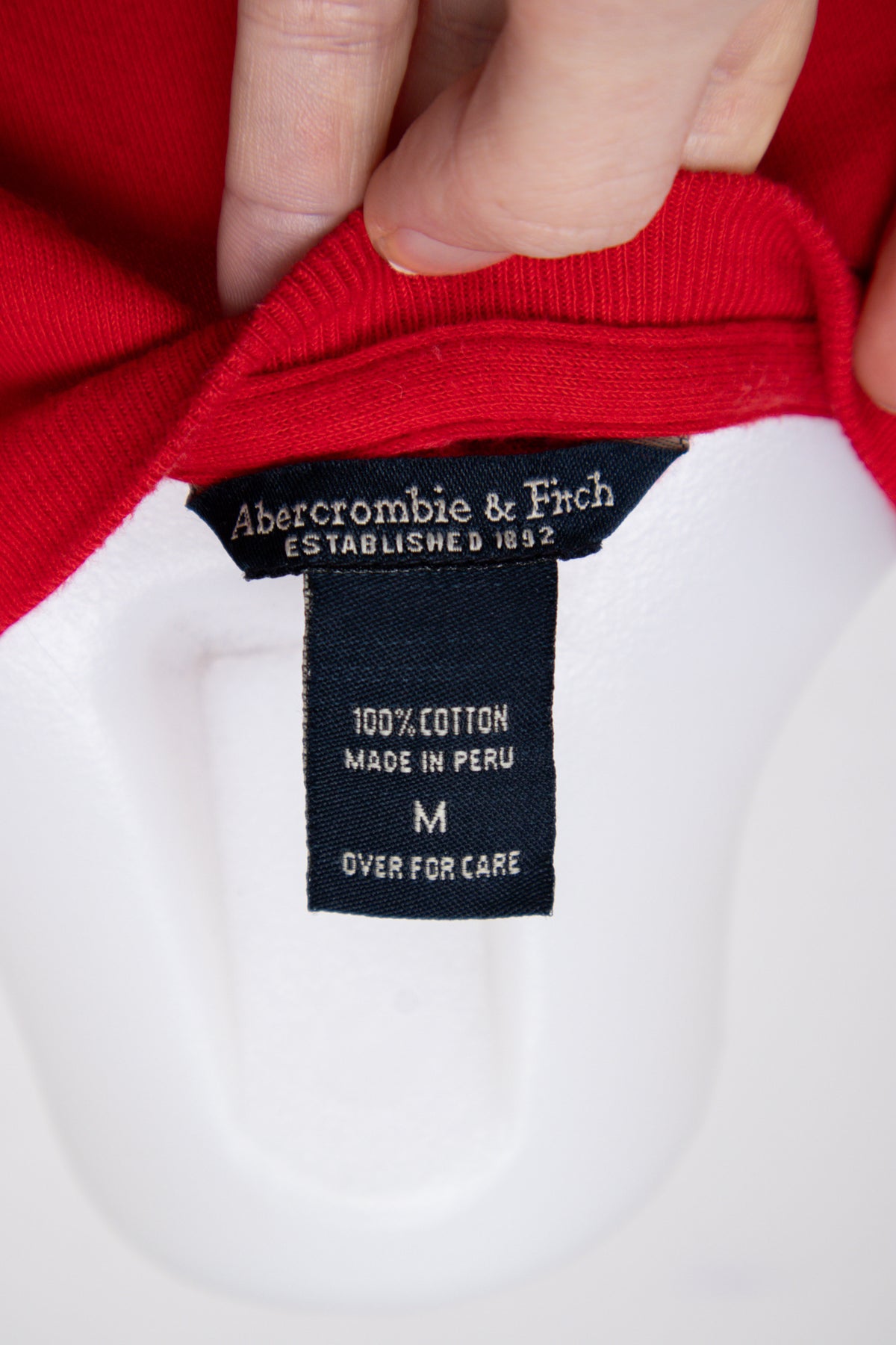 #036 Abercrombie & Fitch T-shirt Red | c. 209 | Size 8