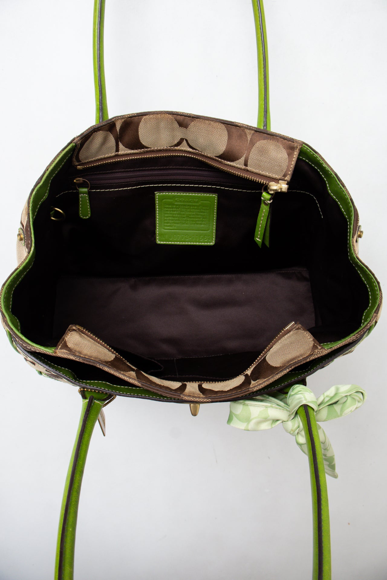 #181 Coach Shoulder Bag Green | c. 200 | Size
