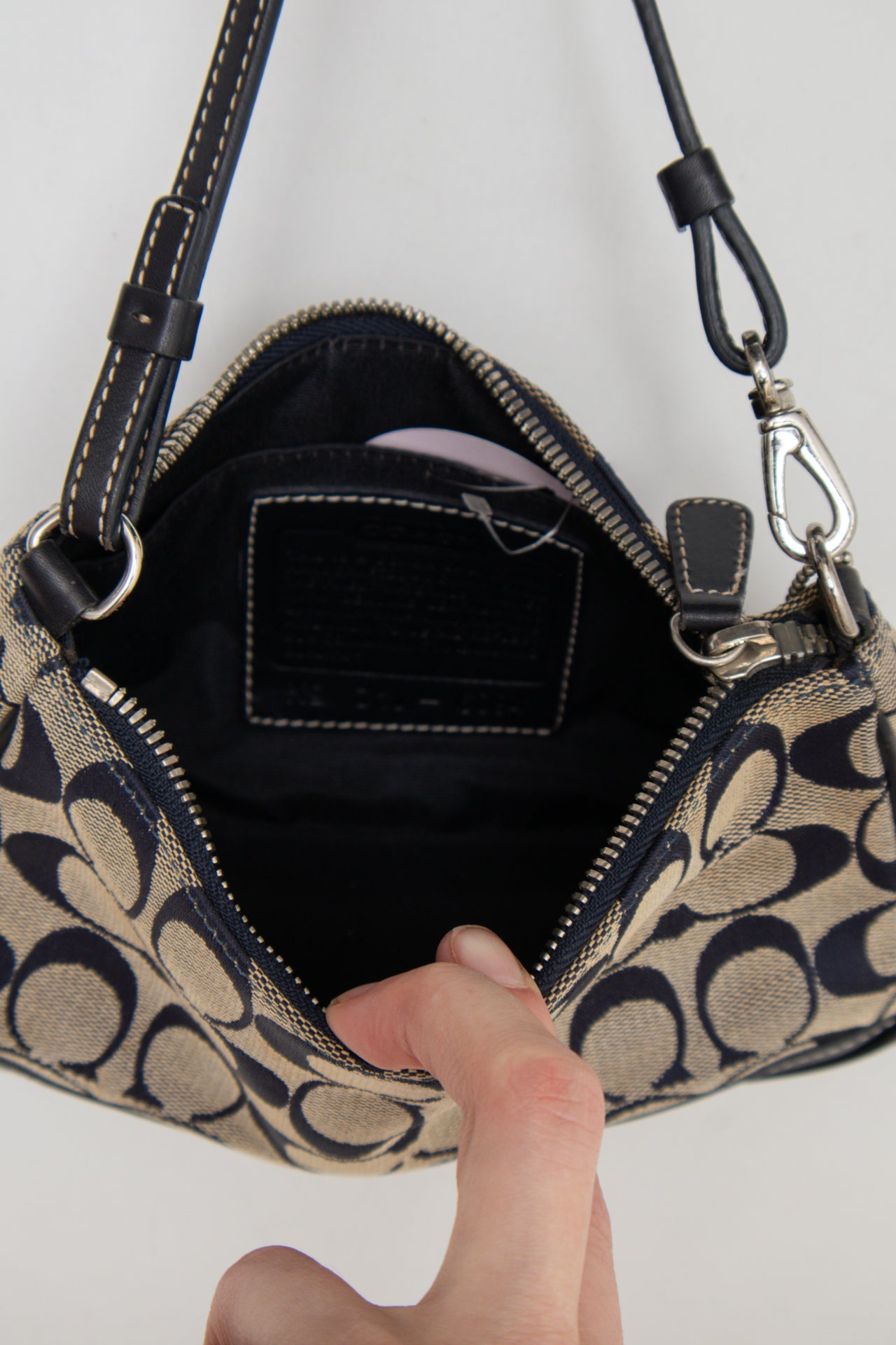 #166 Coach Shoulder Bag Blue | c. 187 | Size