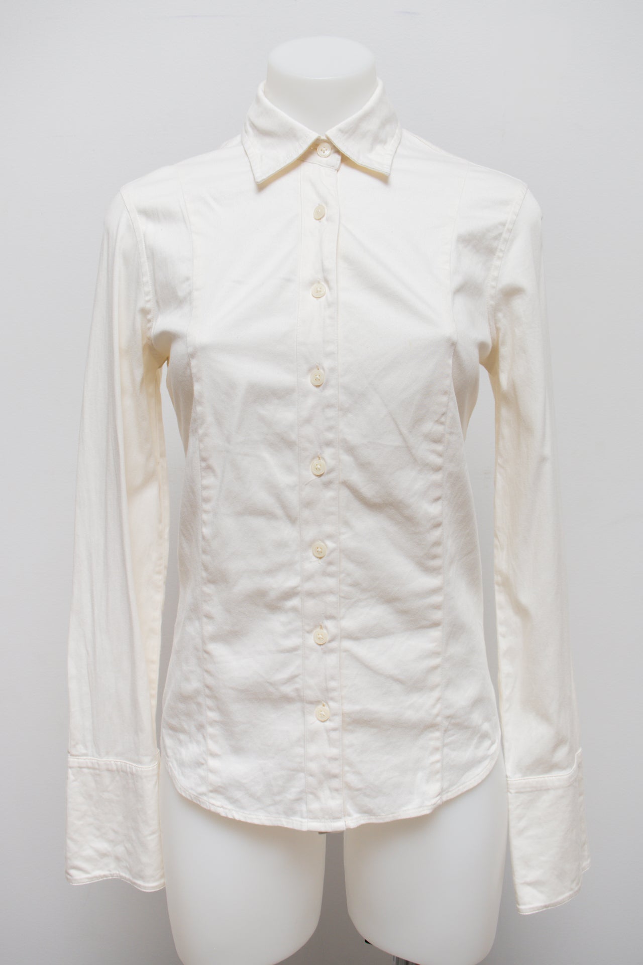 #97 Van Heusen T-shirt White | c. 191 | Size 6